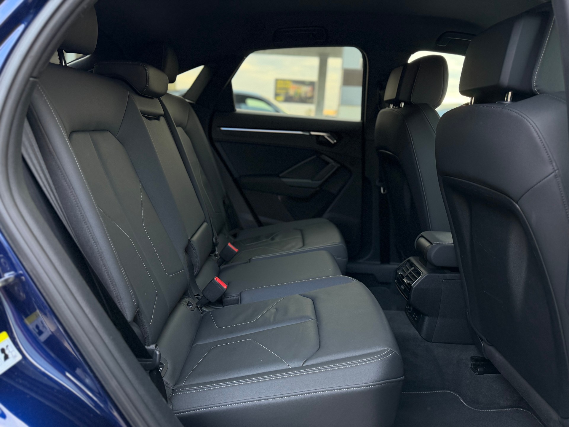 AUDI Q3 Sportback 35 TFSI S line Attraction S-tronic-image-10