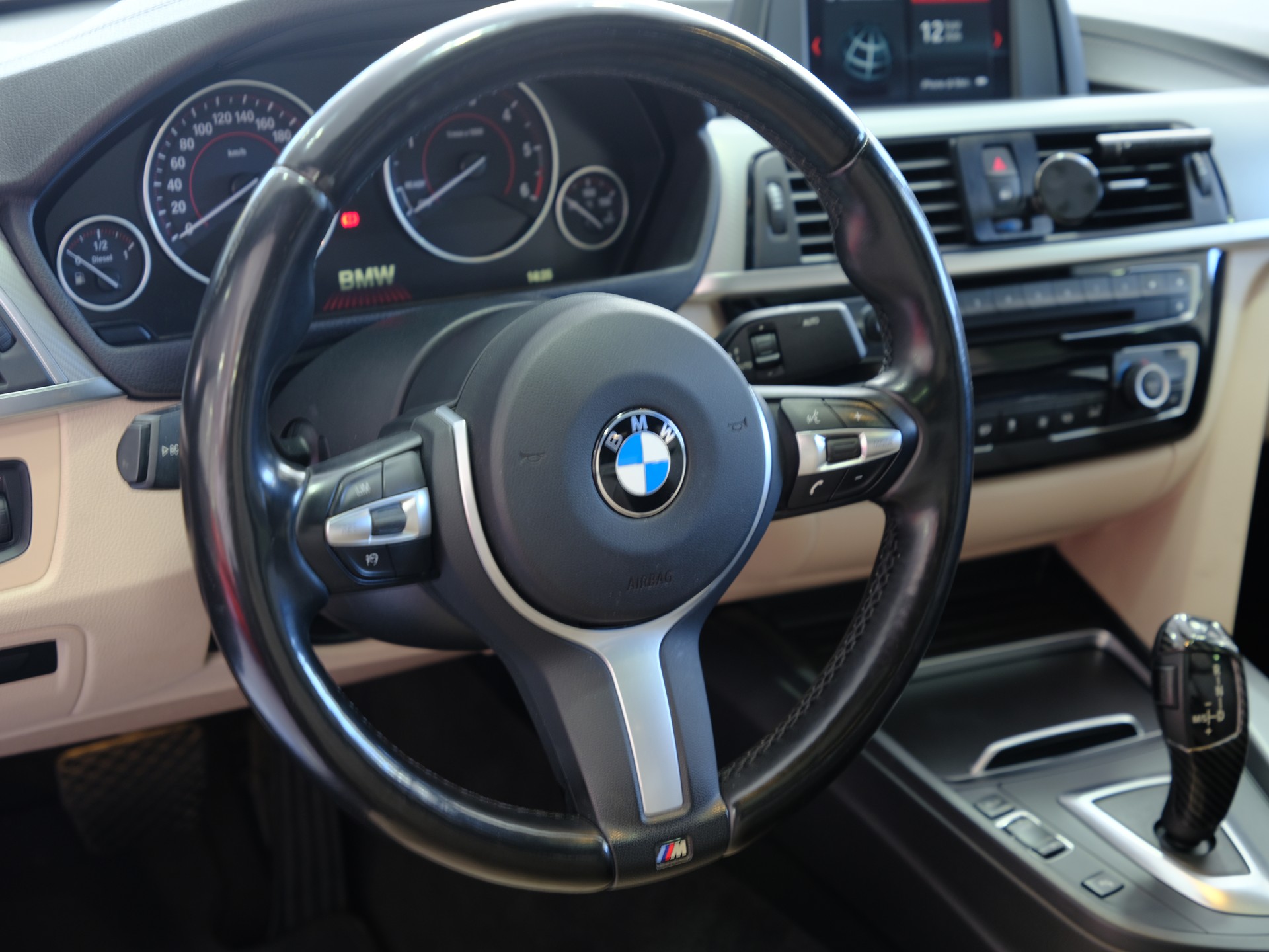 BMW 320d M Sport Steptronic *Rückfahrkamera* *Sitzheizung*-image-10