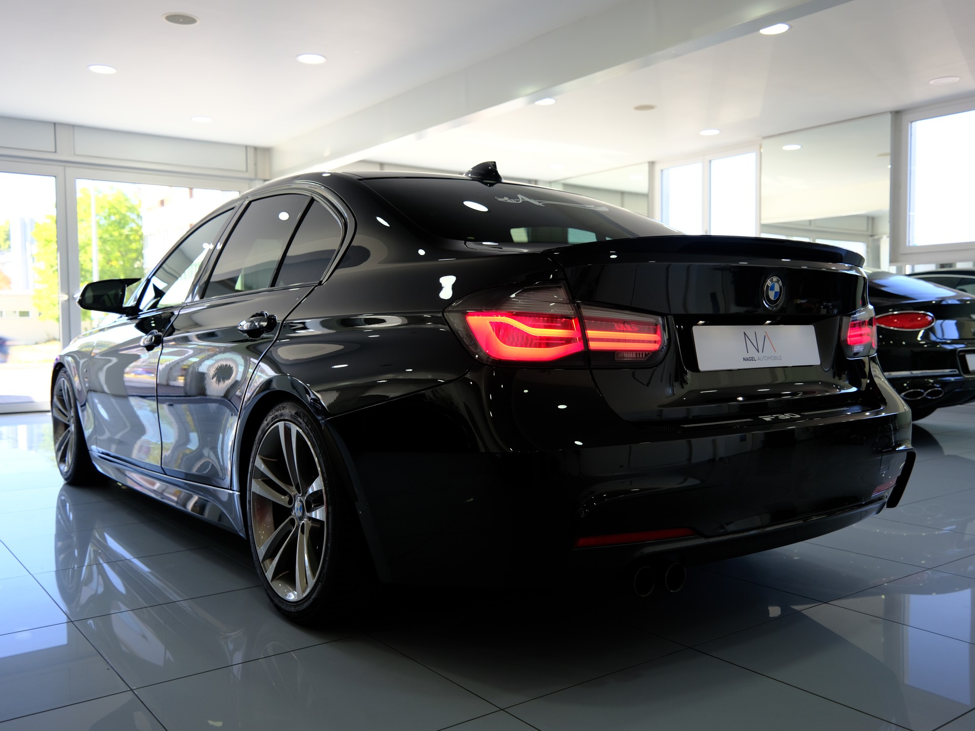 BMW 320d M Sport Steptronic *Rückfahrkamera* *Sitzheizung*-image-4