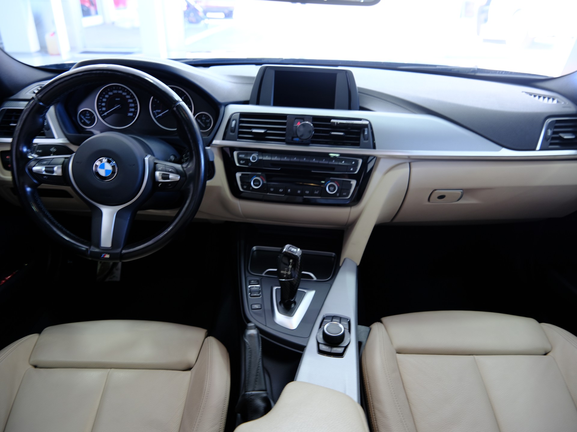BMW 320d M Sport Steptronic *Rückfahrkamera* *Sitzheizung*-image-17