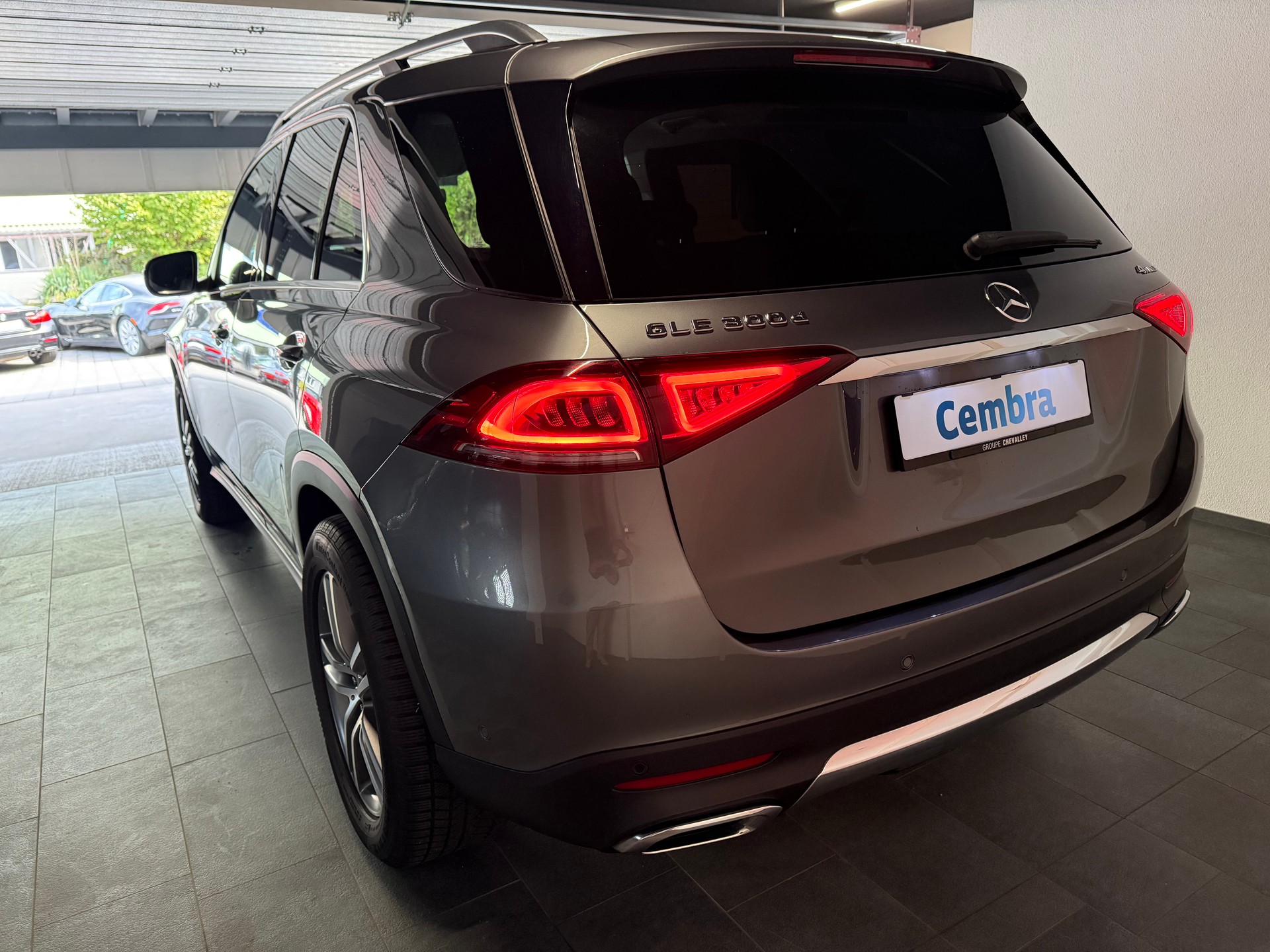 MERCEDES-BENZ GLE 300 d 4Matic 9G-Tronic-image-5