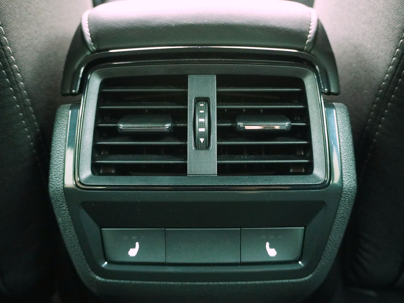 SKODA Karoq 2.0 TSI DSG Sport Line 4x4-image-11