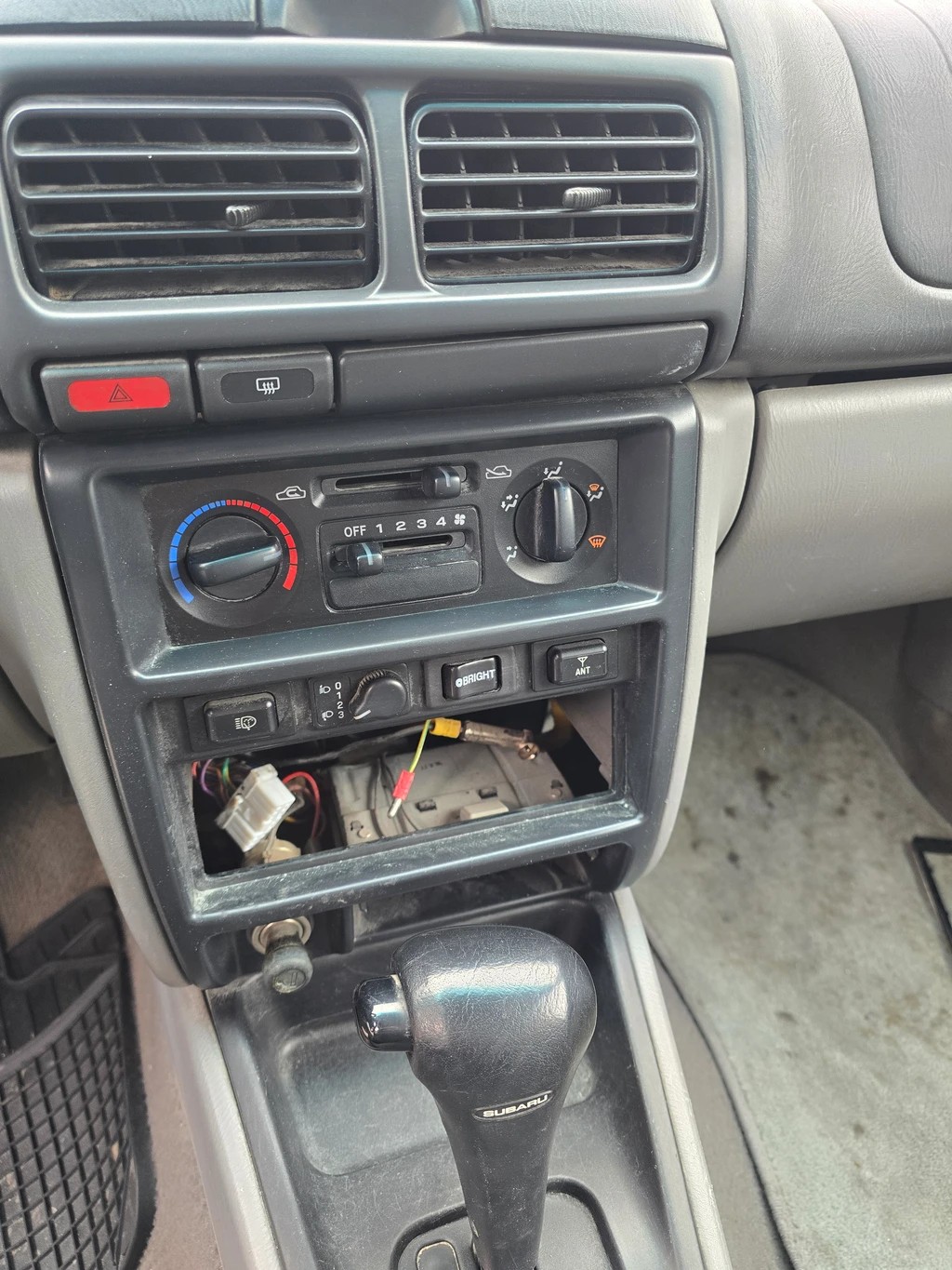 SUBARU Forester 2.0 A-image-11