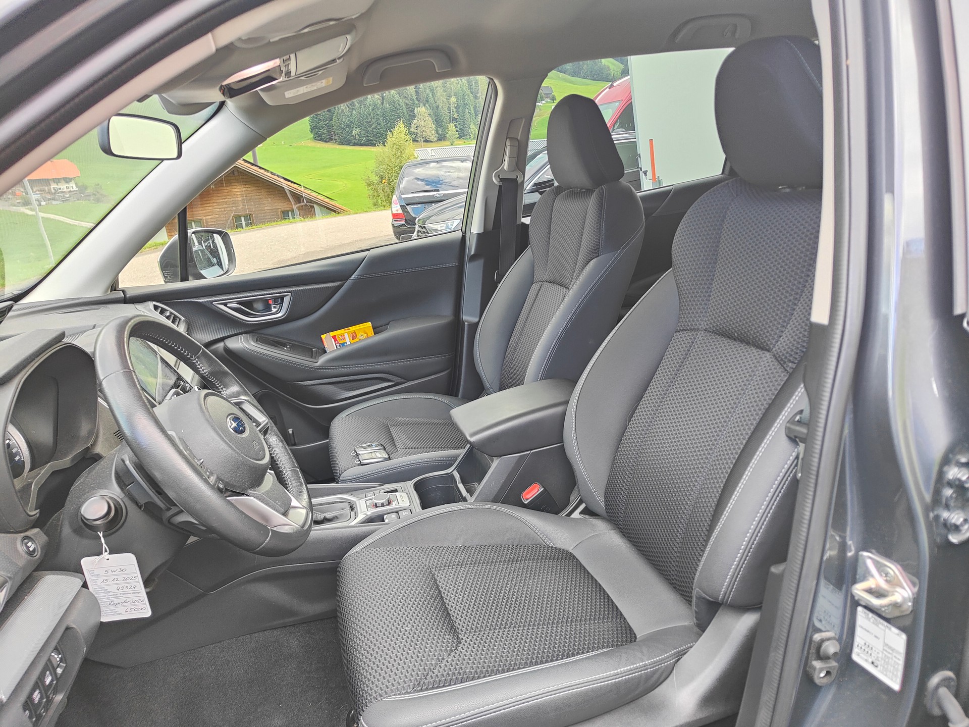 SUBARU Forester 2.0i e-Boxer Swiss Plus Lineartronic-image-6
