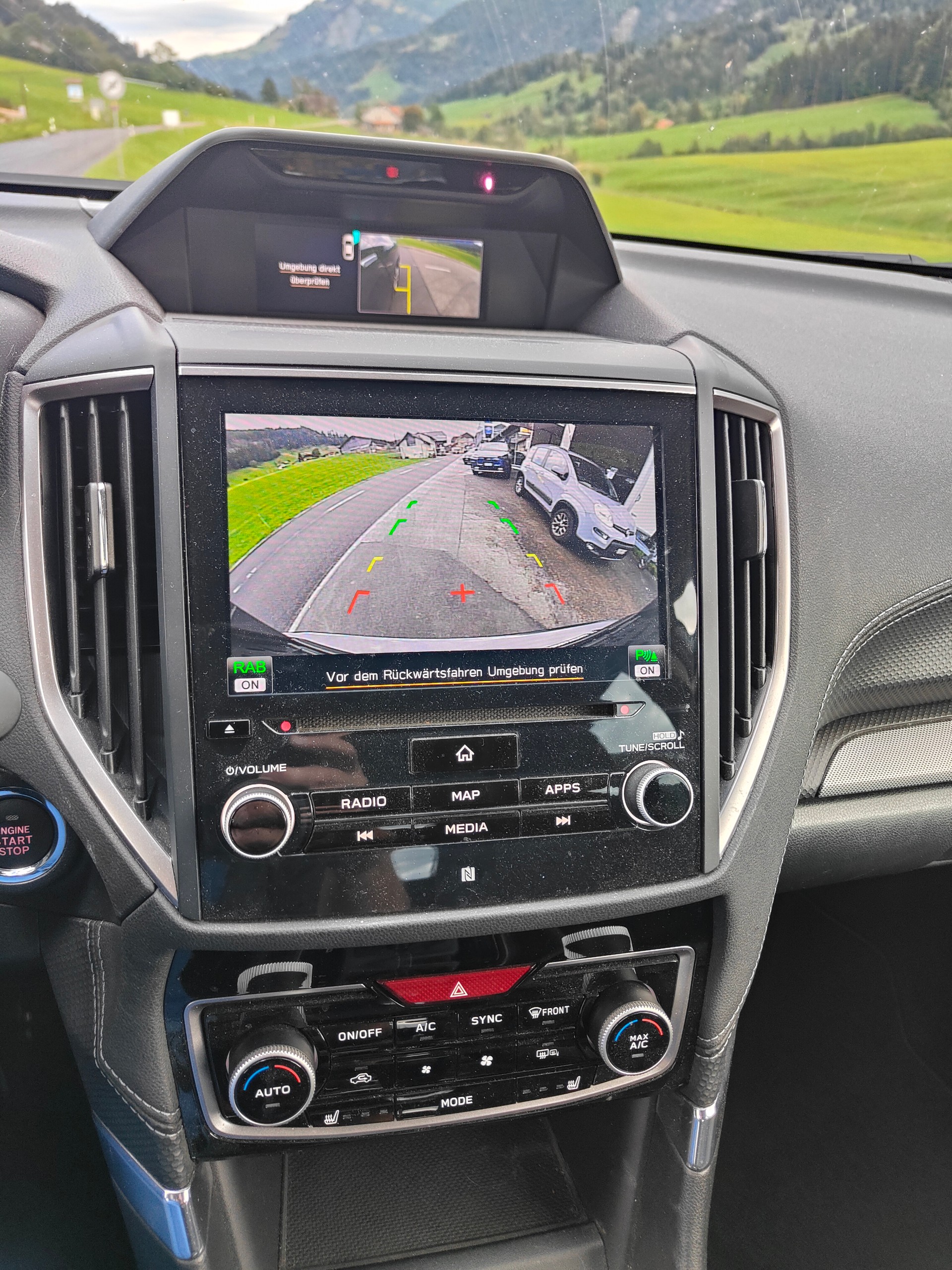 SUBARU Forester 2.0i e-Boxer Swiss Plus Lineartronic-image-8