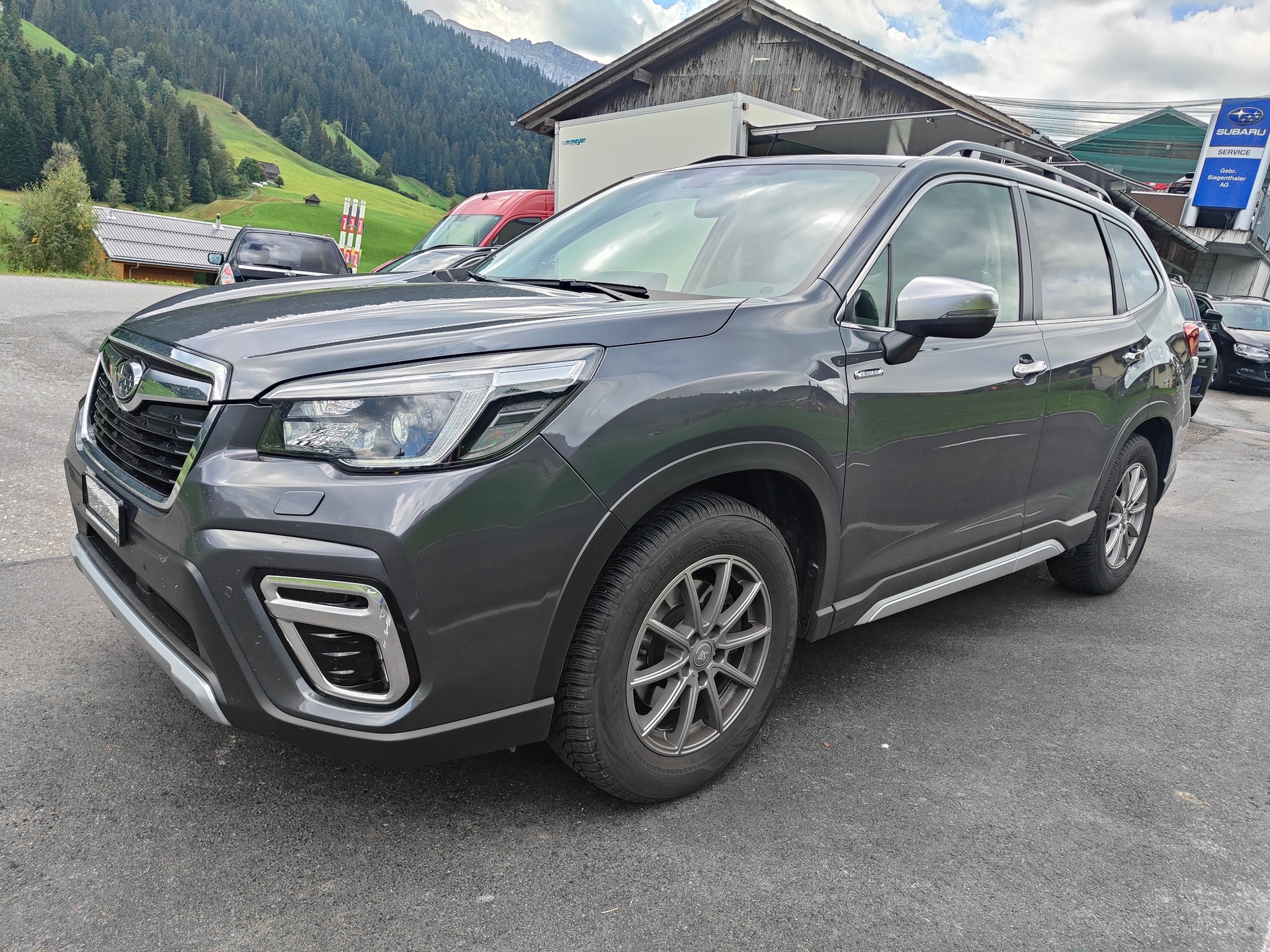 SUBARU Forester 2.0i e-Boxer Swiss Plus Lineartronic-image-5