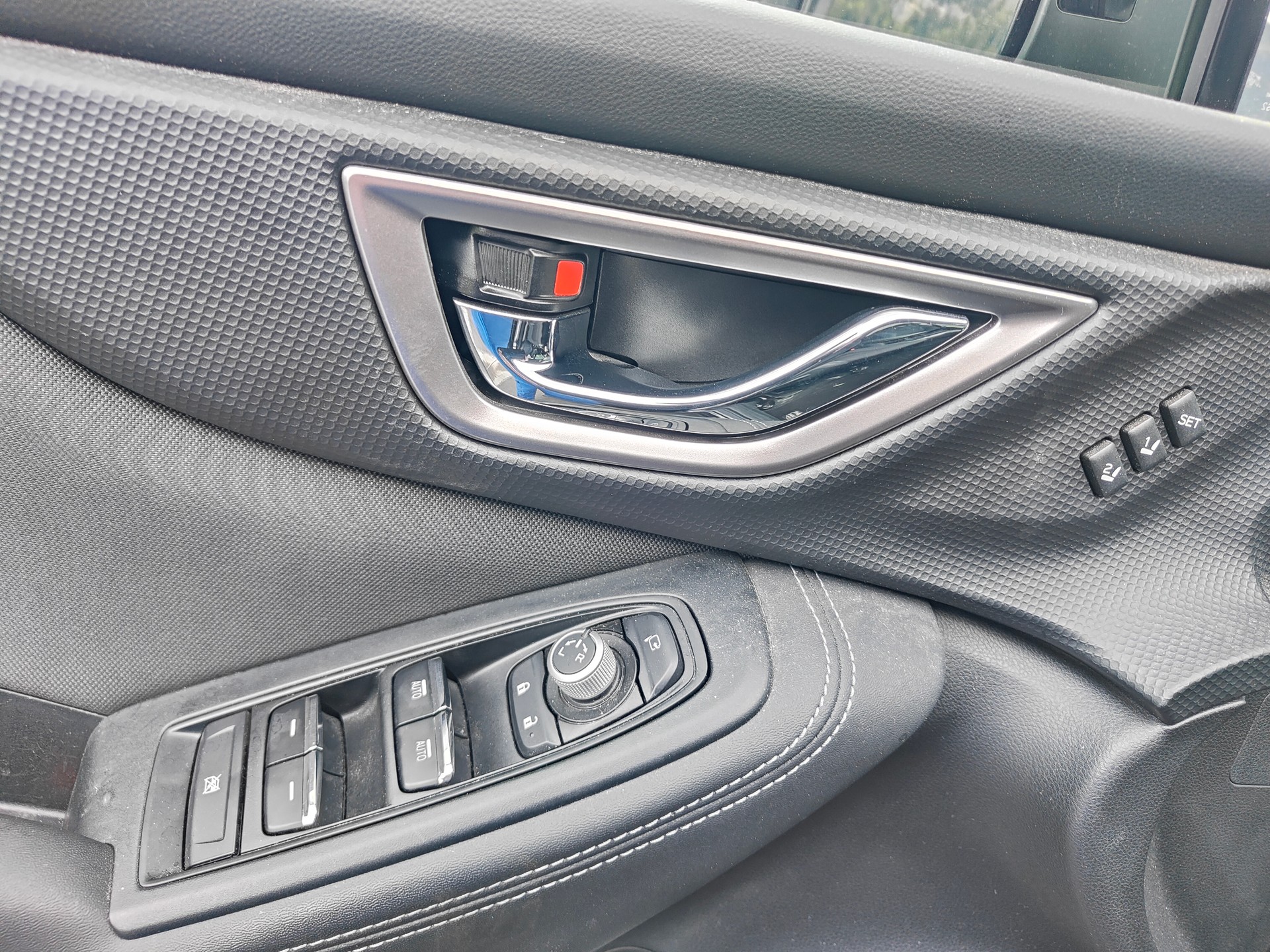 SUBARU Forester 2.0i e-Boxer Swiss Plus Lineartronic-image-9