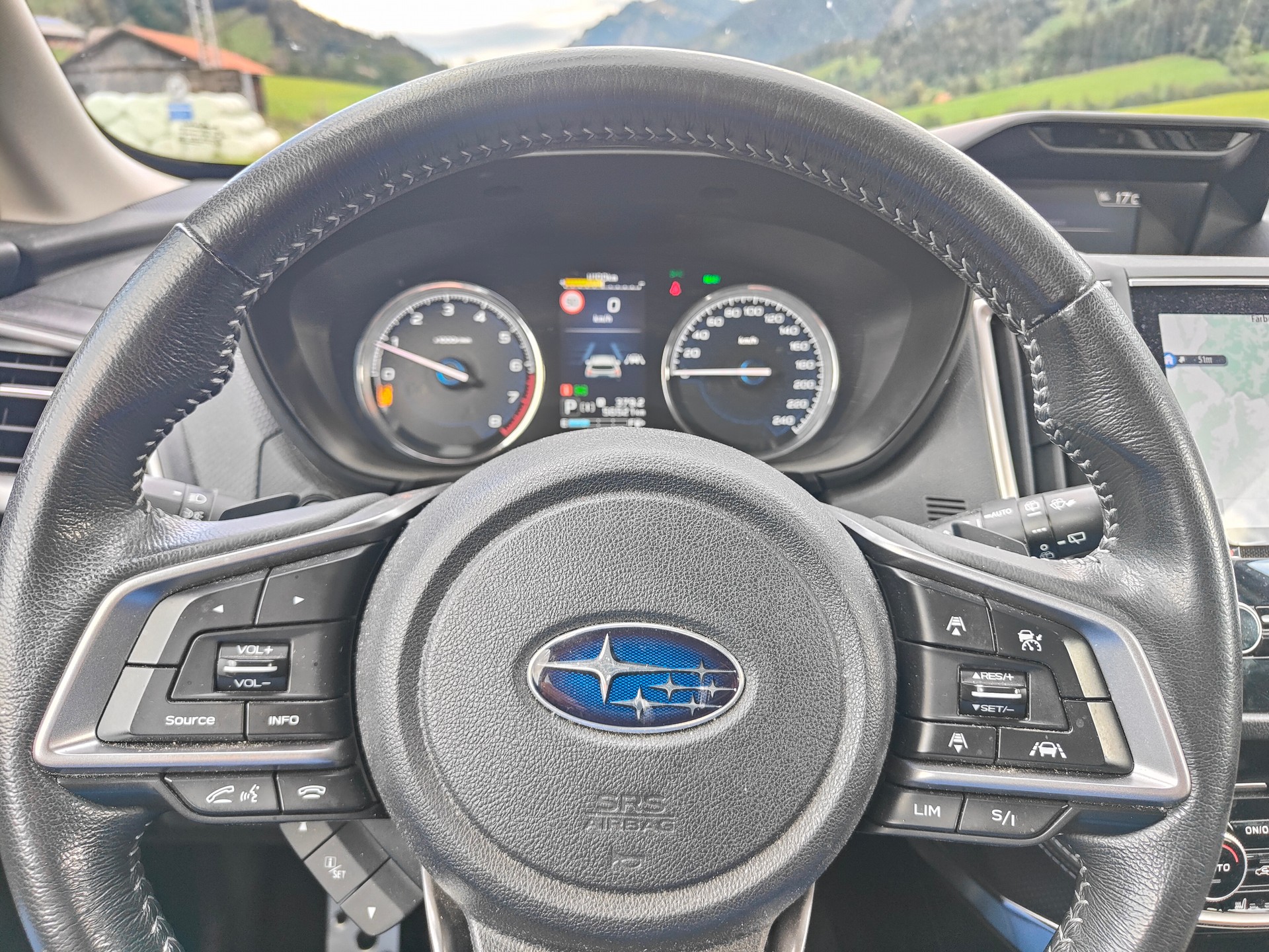 SUBARU Forester 2.0i e-Boxer Swiss Plus Lineartronic-image-11