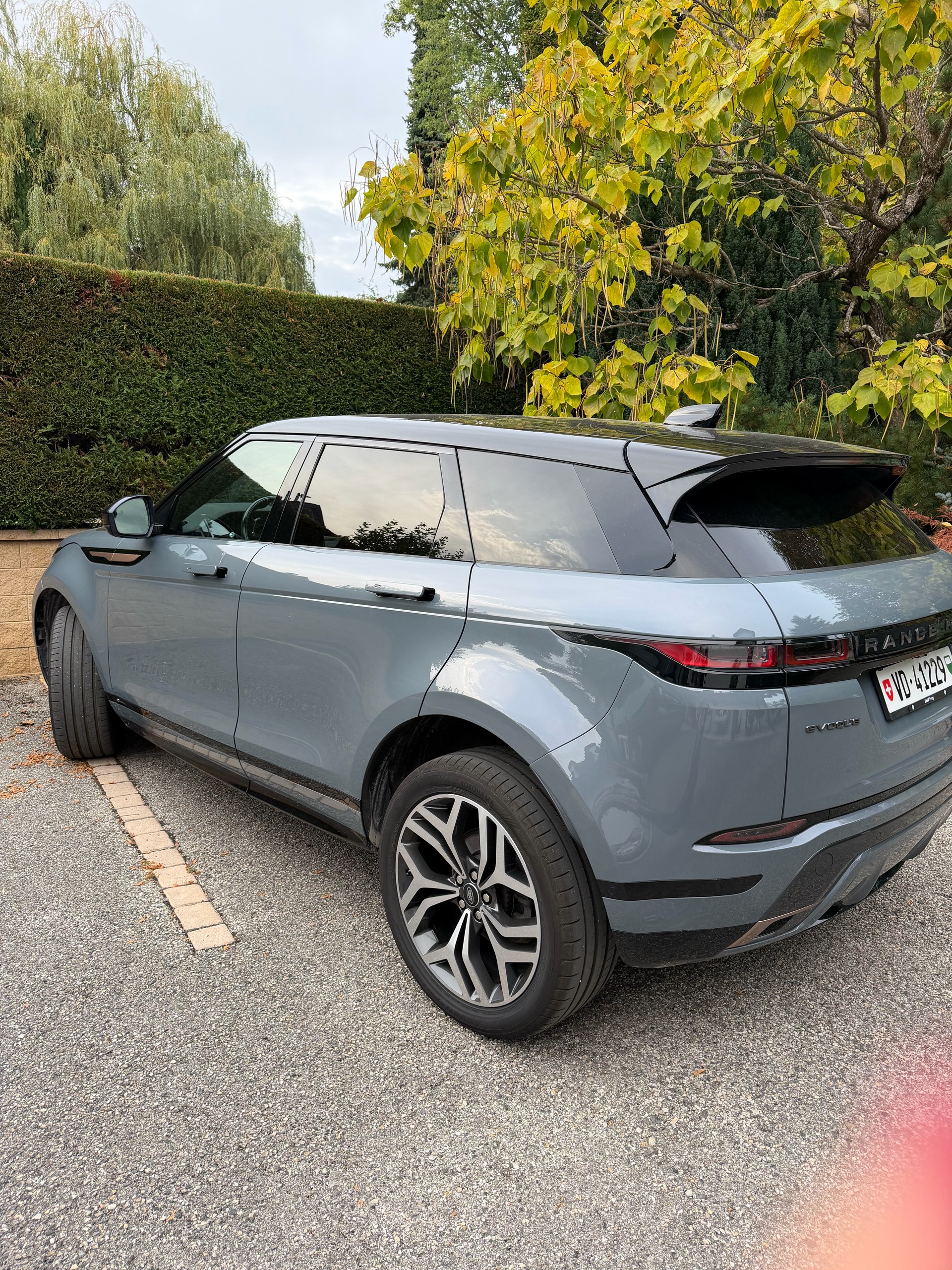 LAND ROVER 2.0 T 250 First Edition-image-4