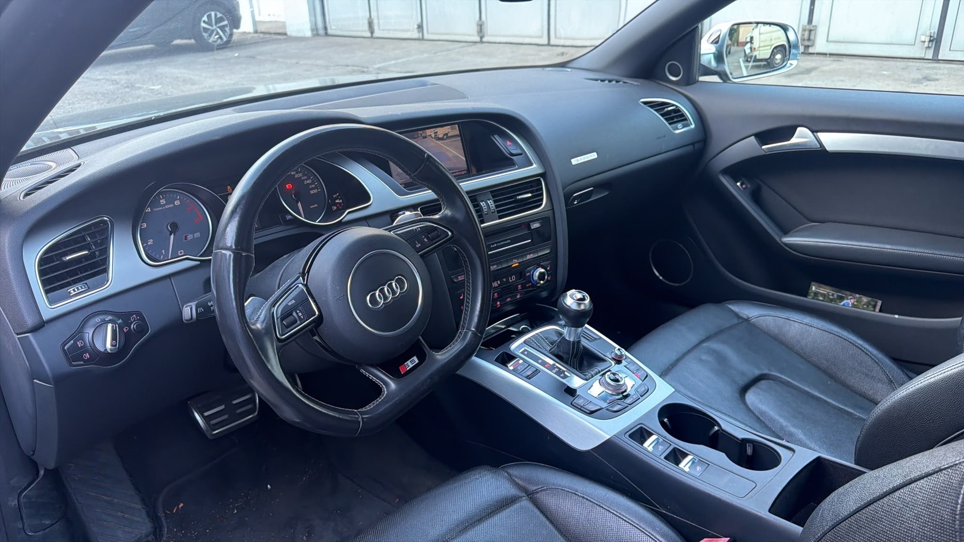 AUDI S5 Cabrio 3.0 TFSI quattro S-tronic-image-12