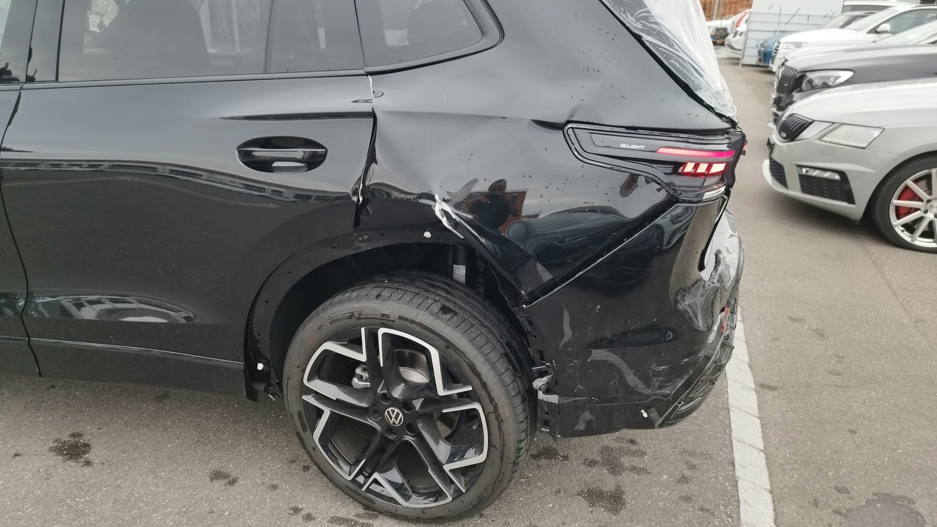 VW Tiguan 2.0 TDI SCR R-Line 4Motion DSG-image-11