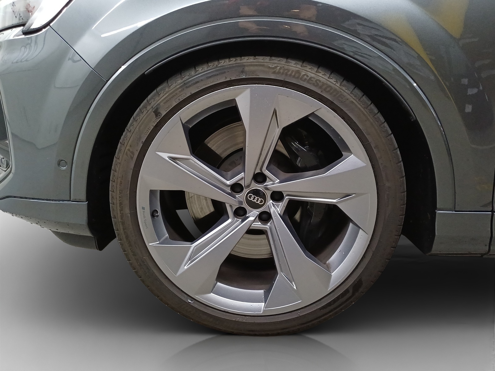 AUDI SQ7 TFSI quattro tiptronic-image-15