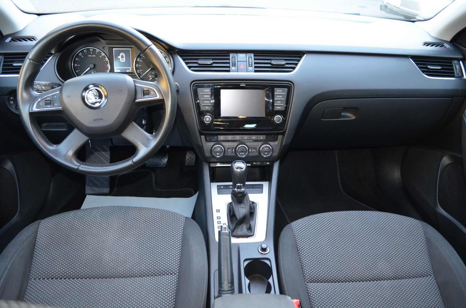 SKODA Octavia Combi 1.6 TDI Active DSG-image-6