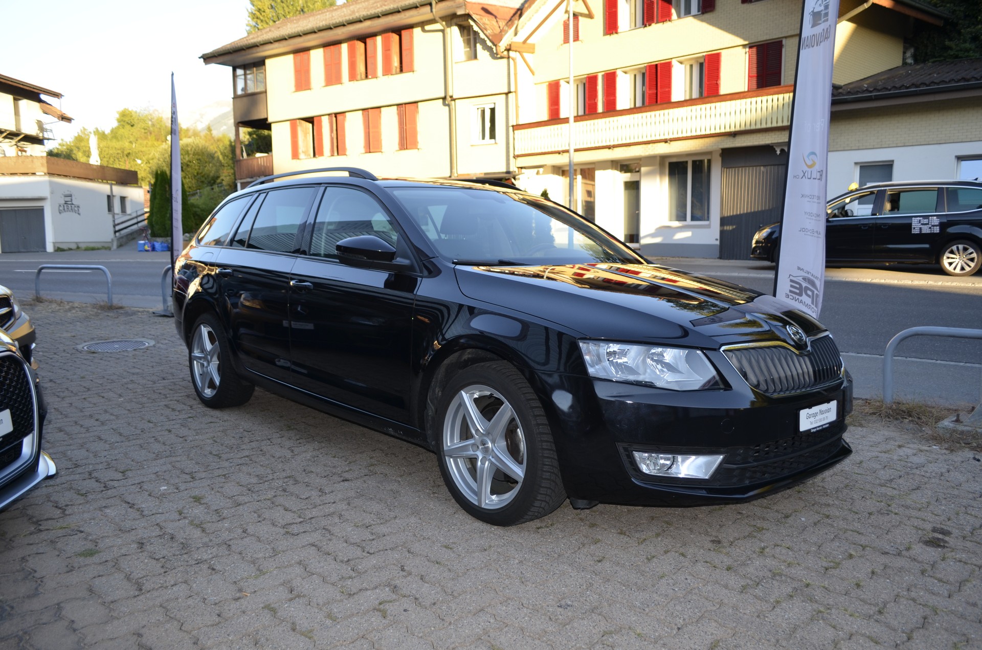 SKODA Octavia Combi 1.6 TDI Active DSG-image-1