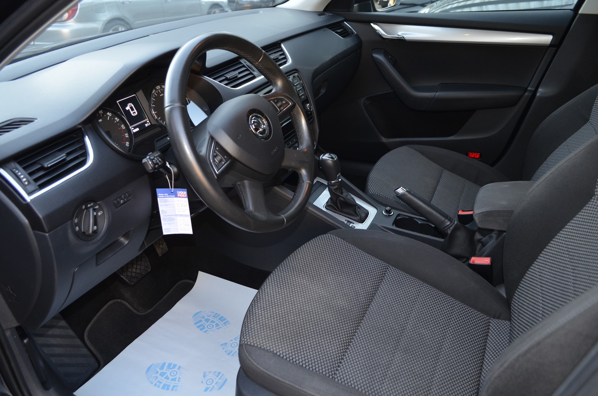 SKODA Octavia Combi 1.6 TDI Active DSG-image-7