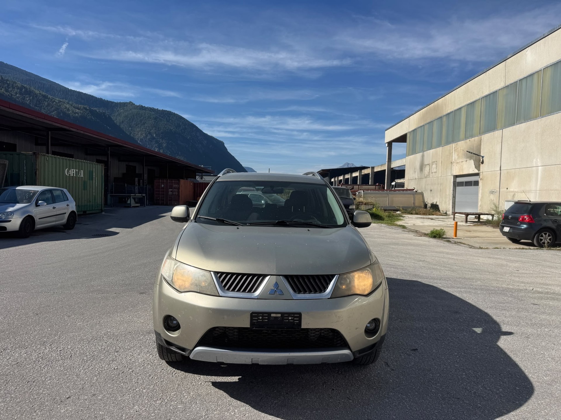 MITSUBISHI Outlander 2.0 DID Invite 4WD-image-2