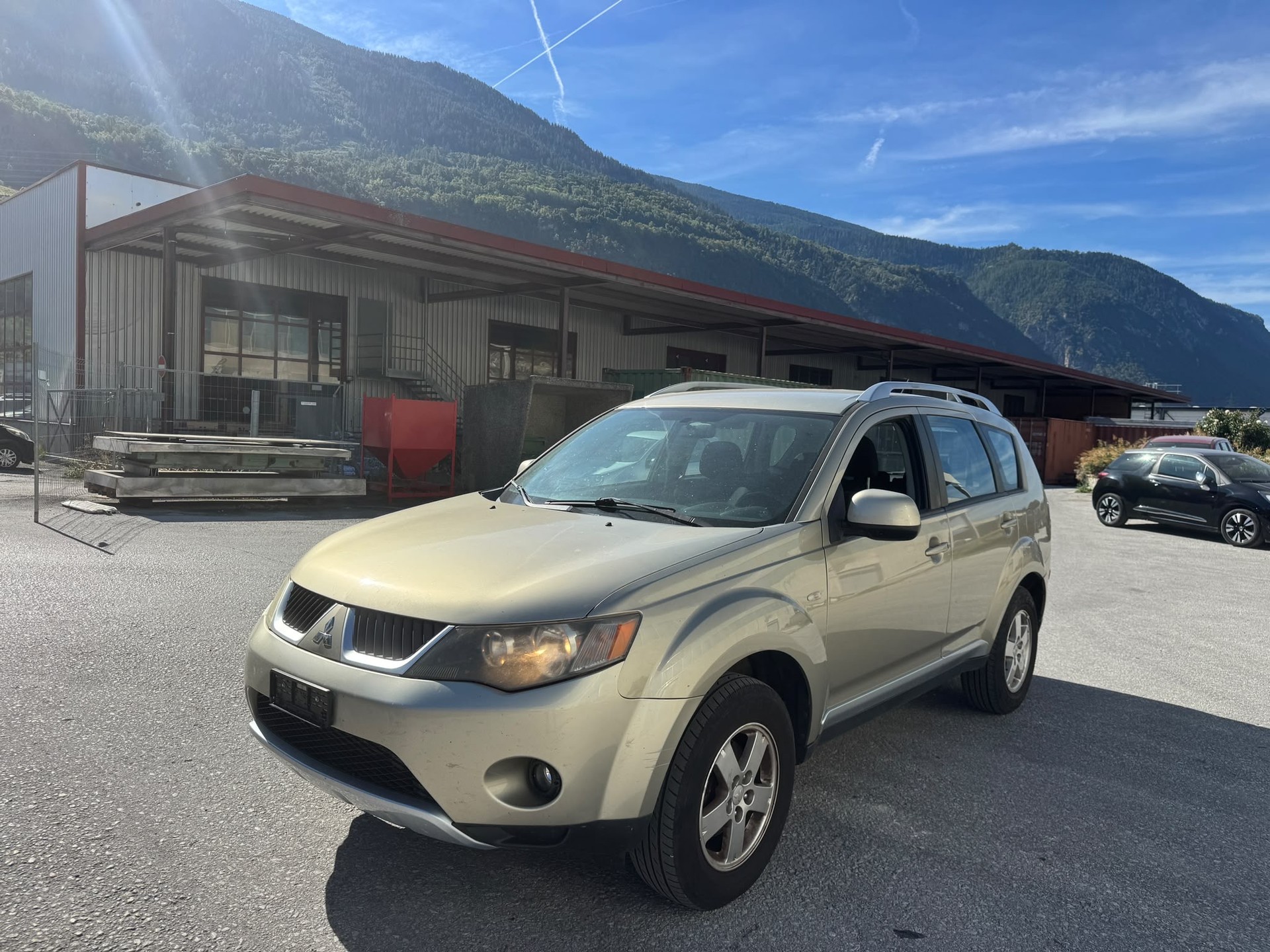 MITSUBISHI Outlander 2.0 DID Invite 4WD-image-0