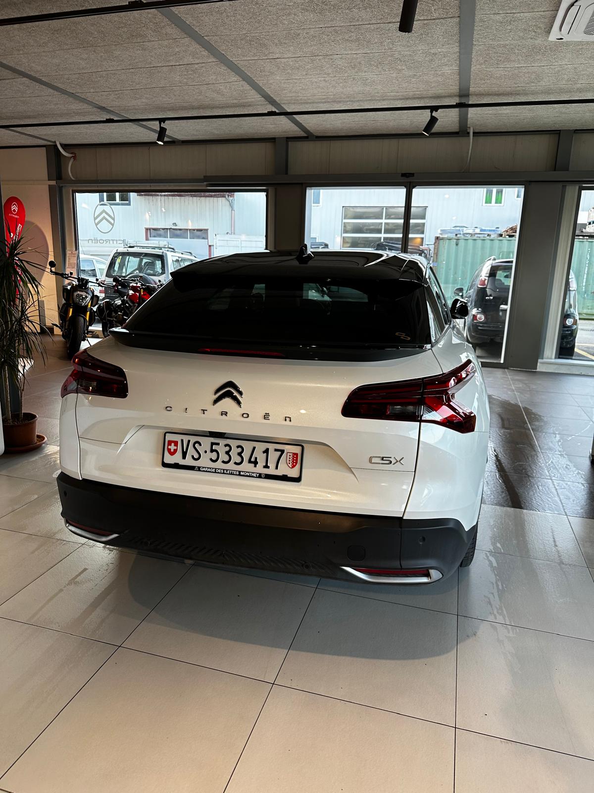 CITROEN C5 X 1.6i PHEV Shine Pack e-EAT8-image-3