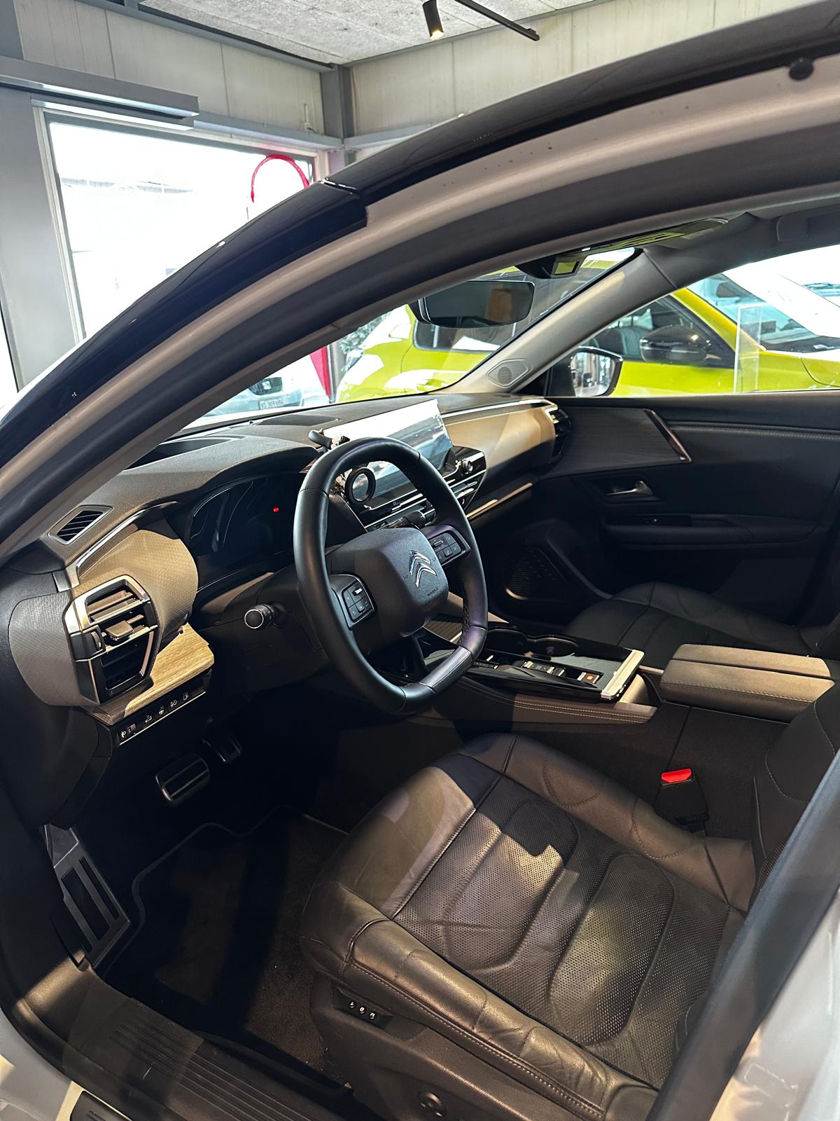 CITROEN C5 X 1.6i PHEV Shine Pack e-EAT8-image-4