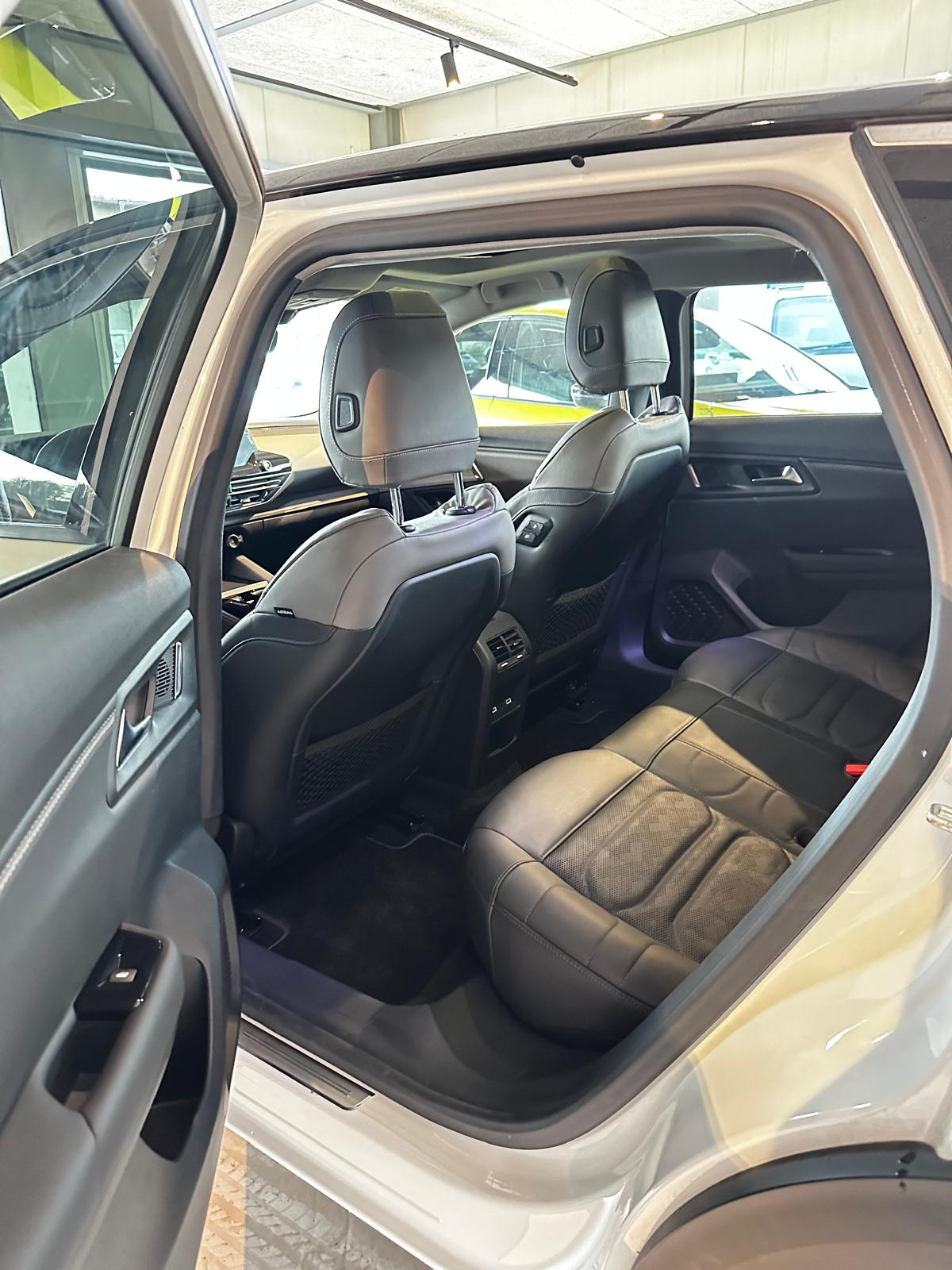 CITROEN C5 X 1.6i PHEV Shine Pack e-EAT8-image-6