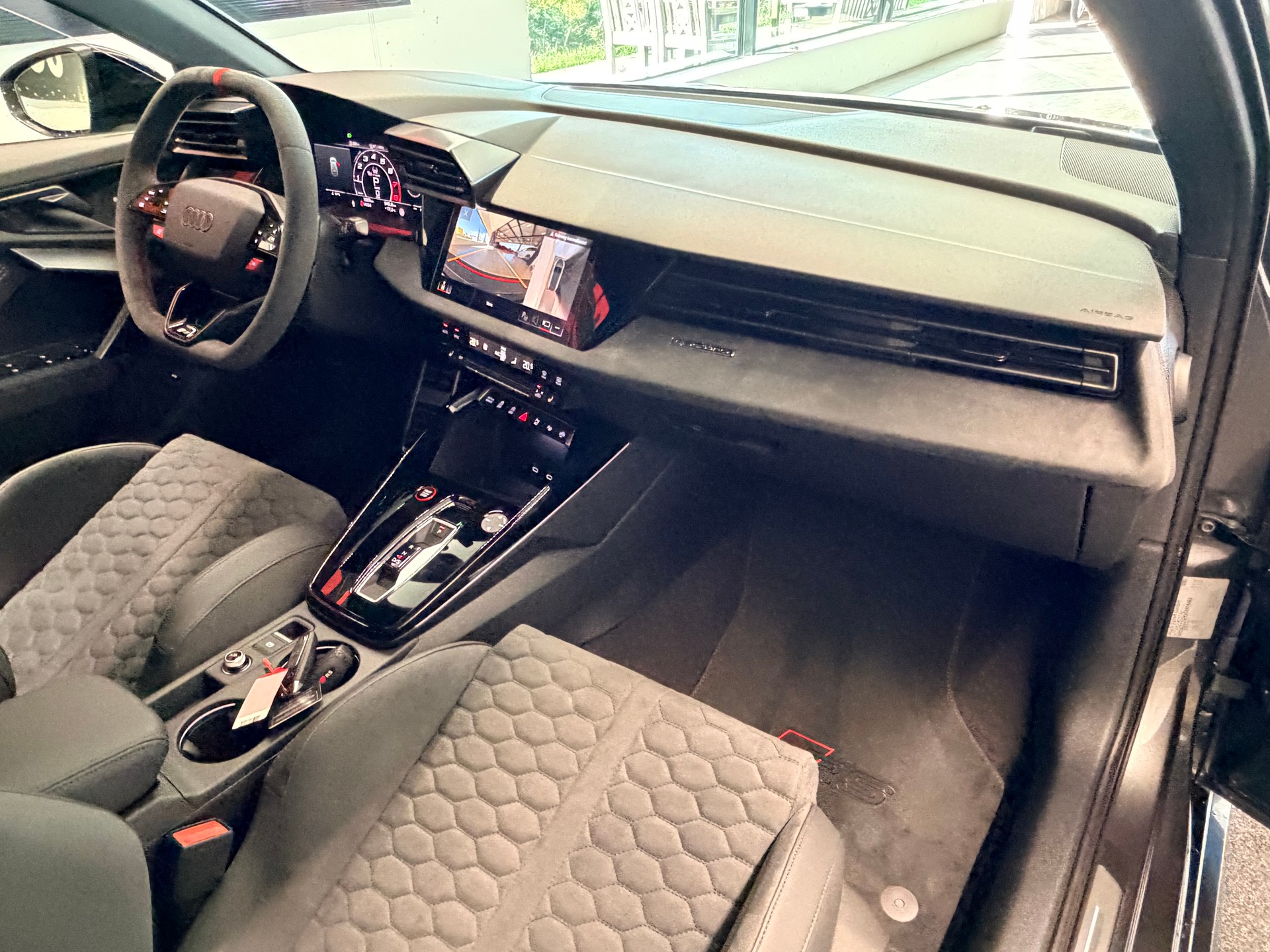 AUDI RS3 Sportback 2.5 TSI quattro S-tronic-image-19