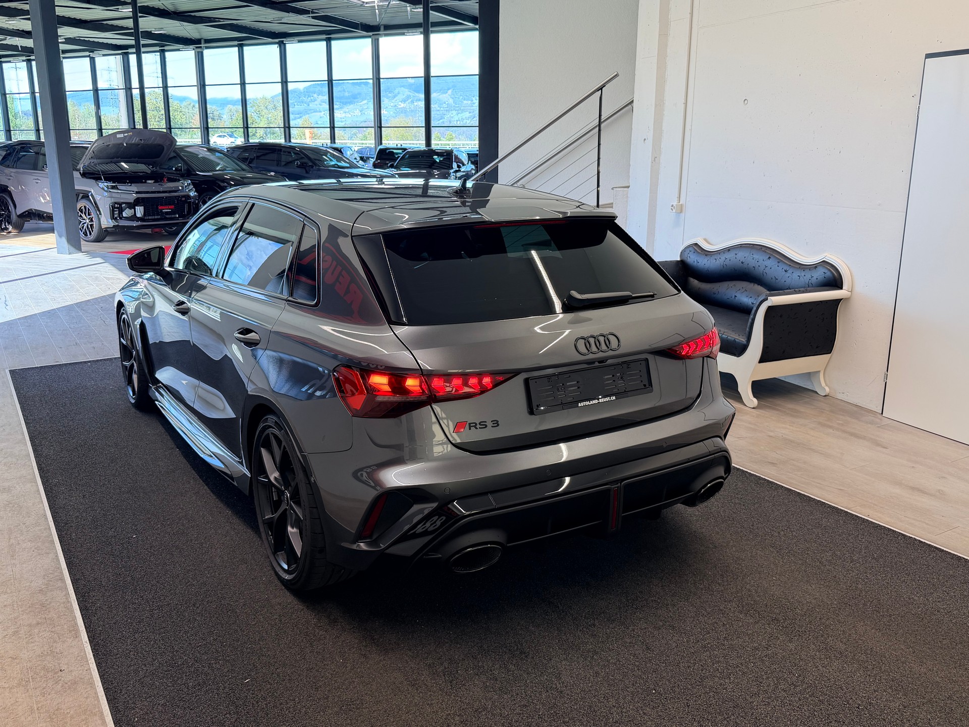 AUDI RS3 Sportback 2.5 TSI quattro S-tronic-image-8