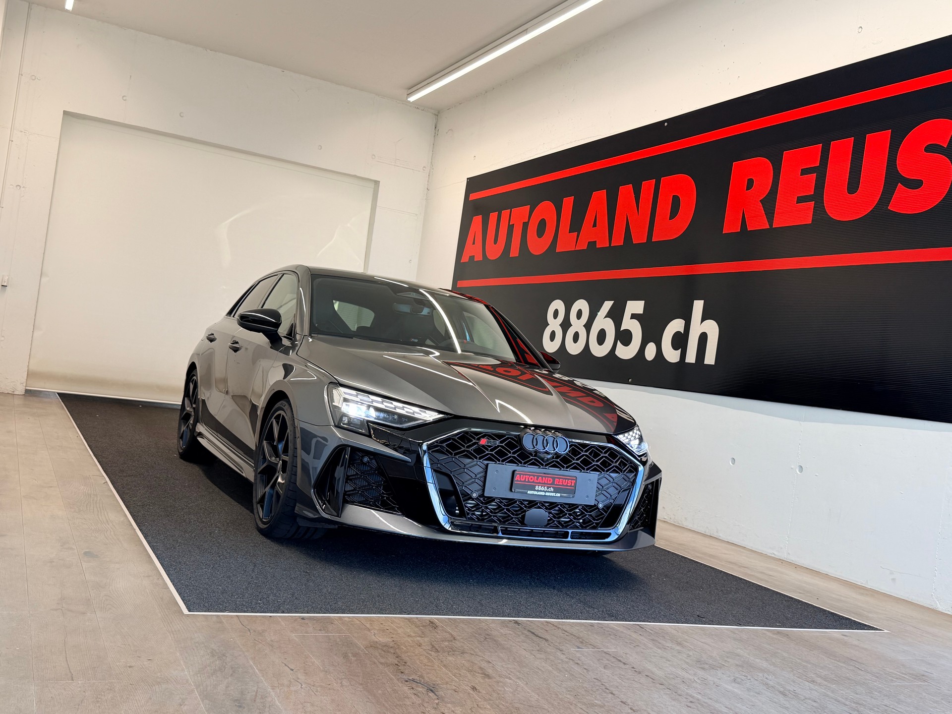 AUDI RS3 Sportback 2.5 TSI quattro S-tronic-image-0