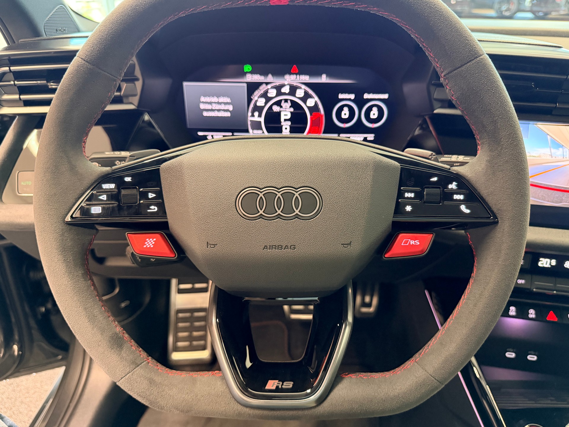 AUDI RS3 Sportback 2.5 TSI quattro S-tronic-image-25
