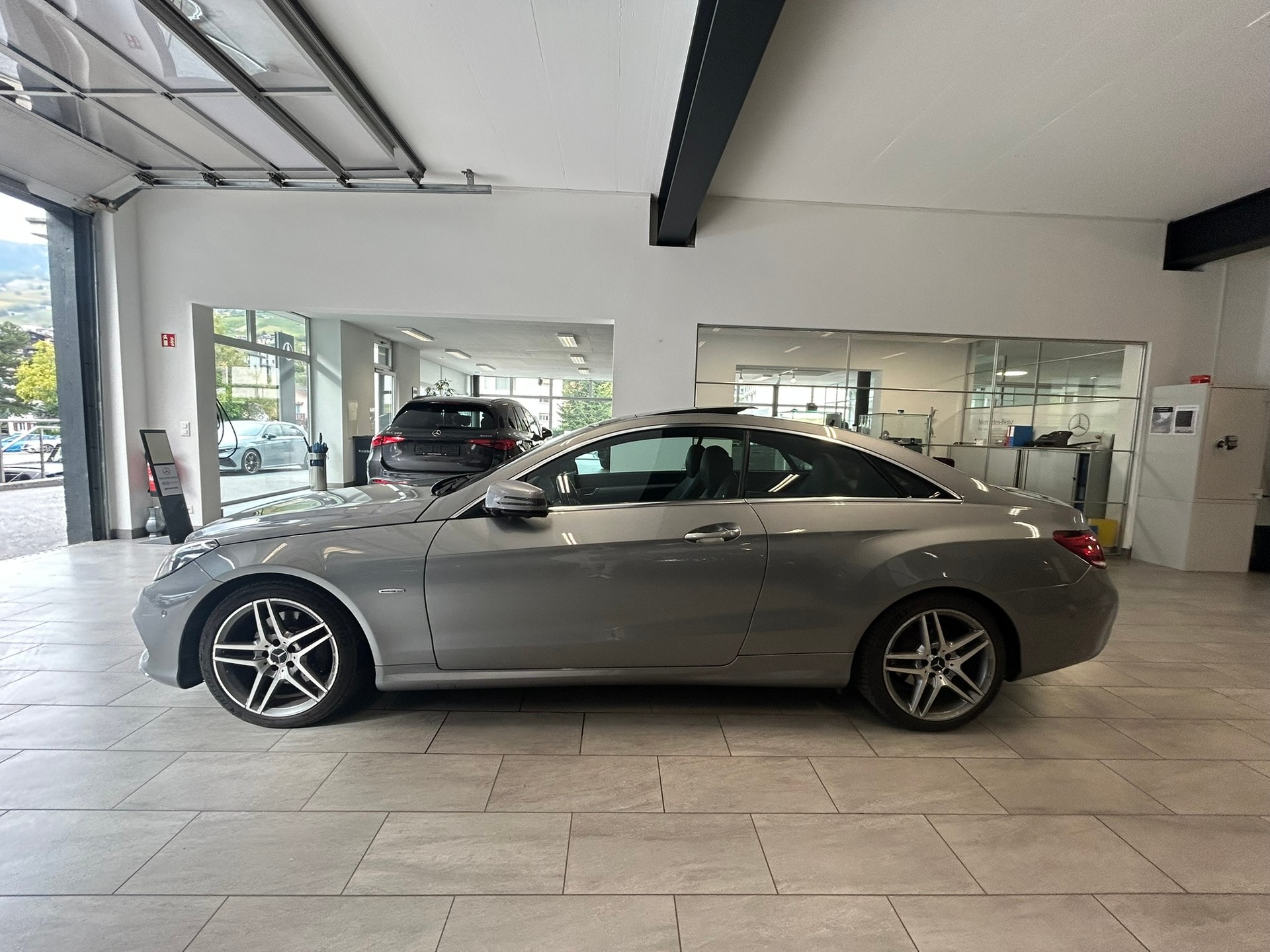MERCEDES-BENZ E 250 Coupé 7G-Tronic-image-3