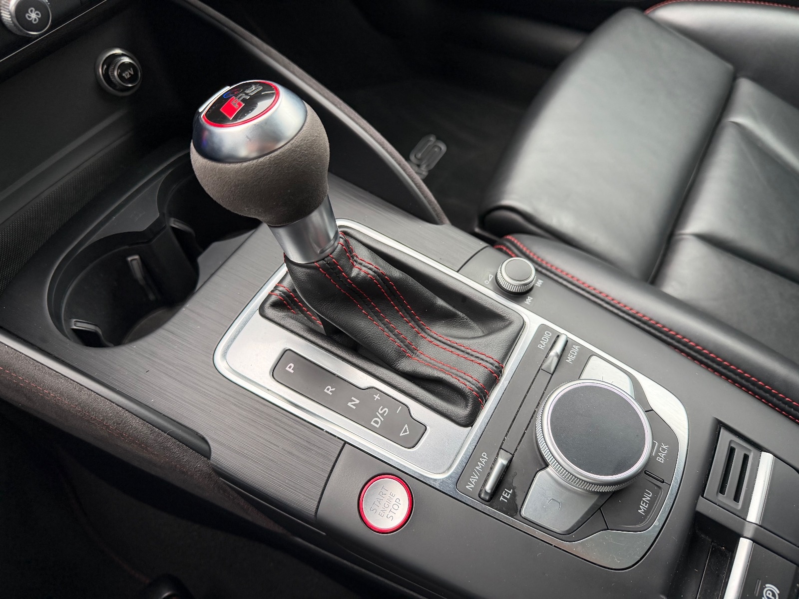 AUDI RS3 Sportback 2.5 TSI quattro S-tronic-image-15