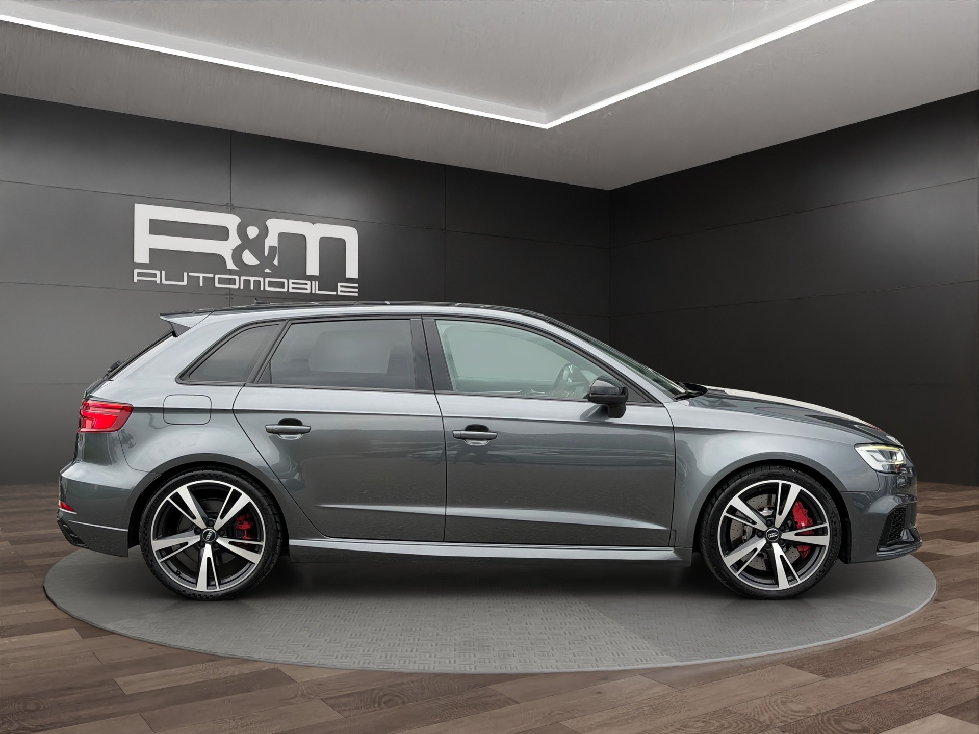 AUDI RS3 Sportback 2.5 TSI quattro S-tronic-image-2