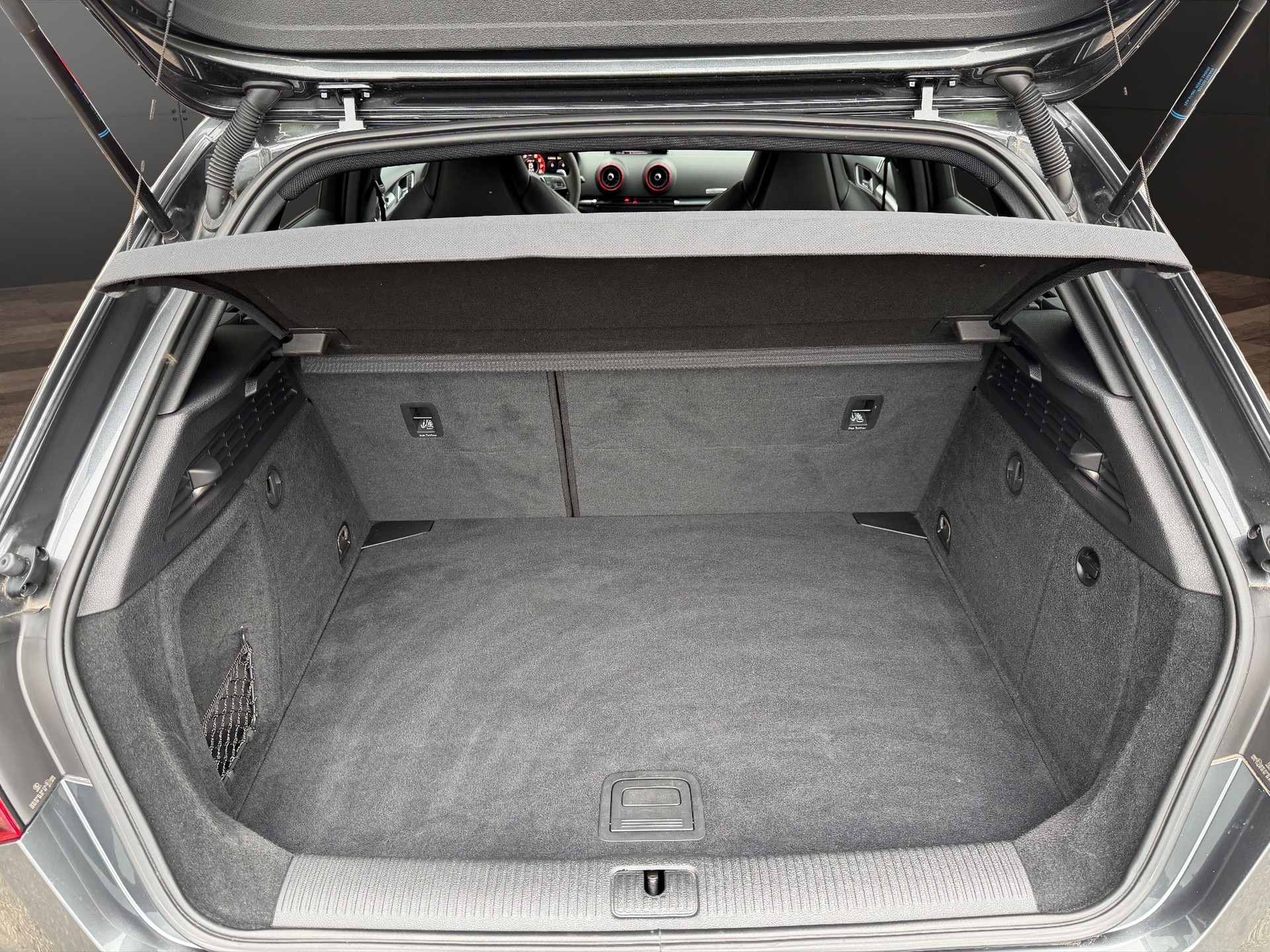 AUDI RS3 Sportback 2.5 TSI quattro S-tronic-image-13