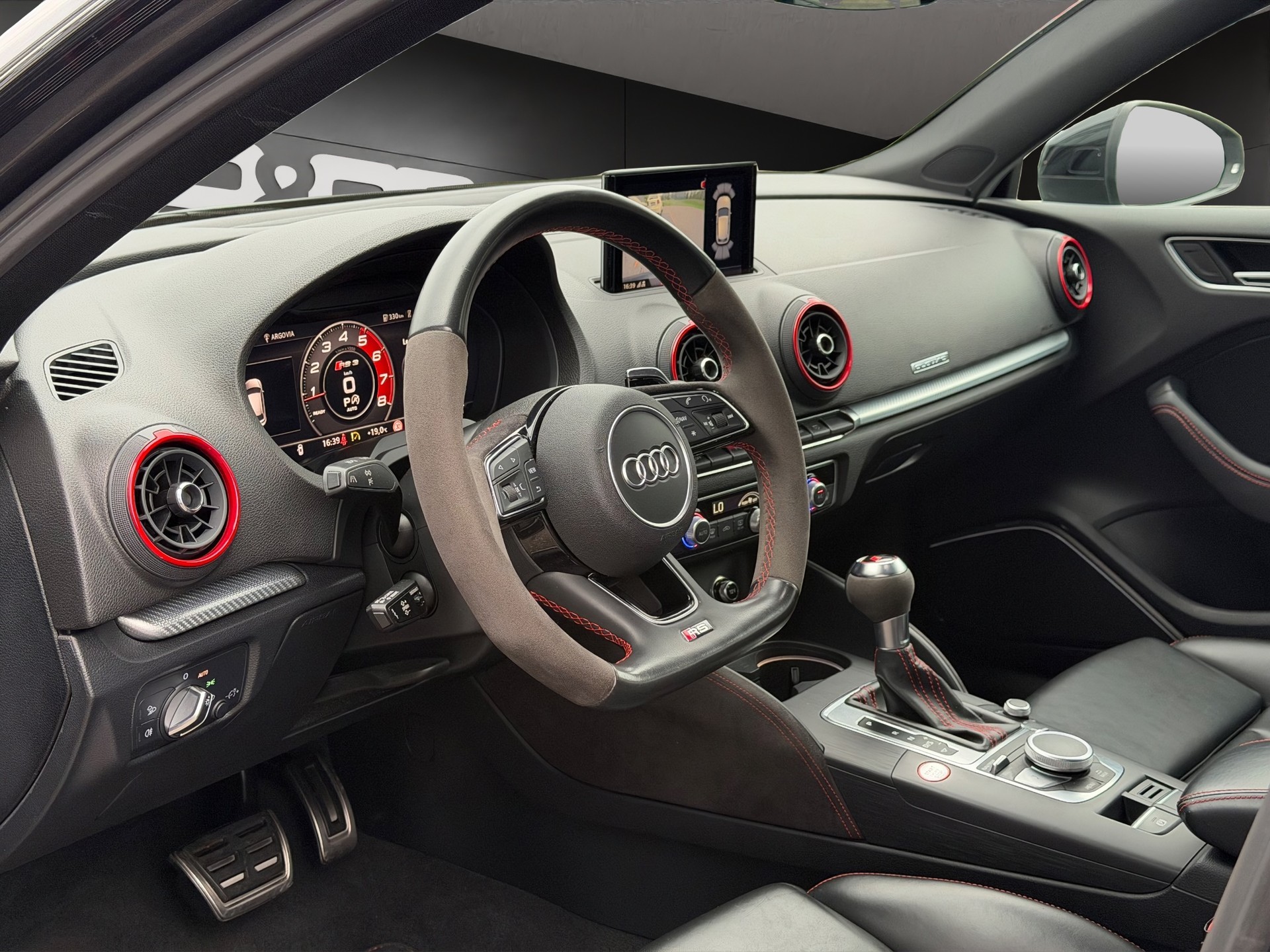 AUDI RS3 Sportback 2.5 TSI quattro S-tronic-image-8