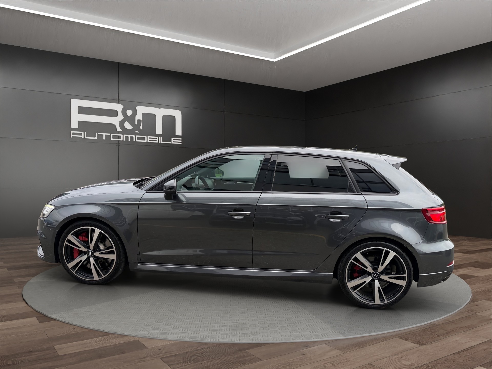 AUDI RS3 Sportback 2.5 TSI quattro S-tronic-image-6