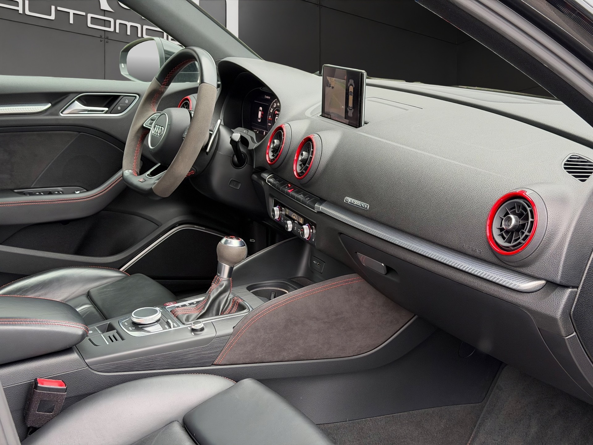 AUDI RS3 Sportback 2.5 TSI quattro S-tronic-image-16