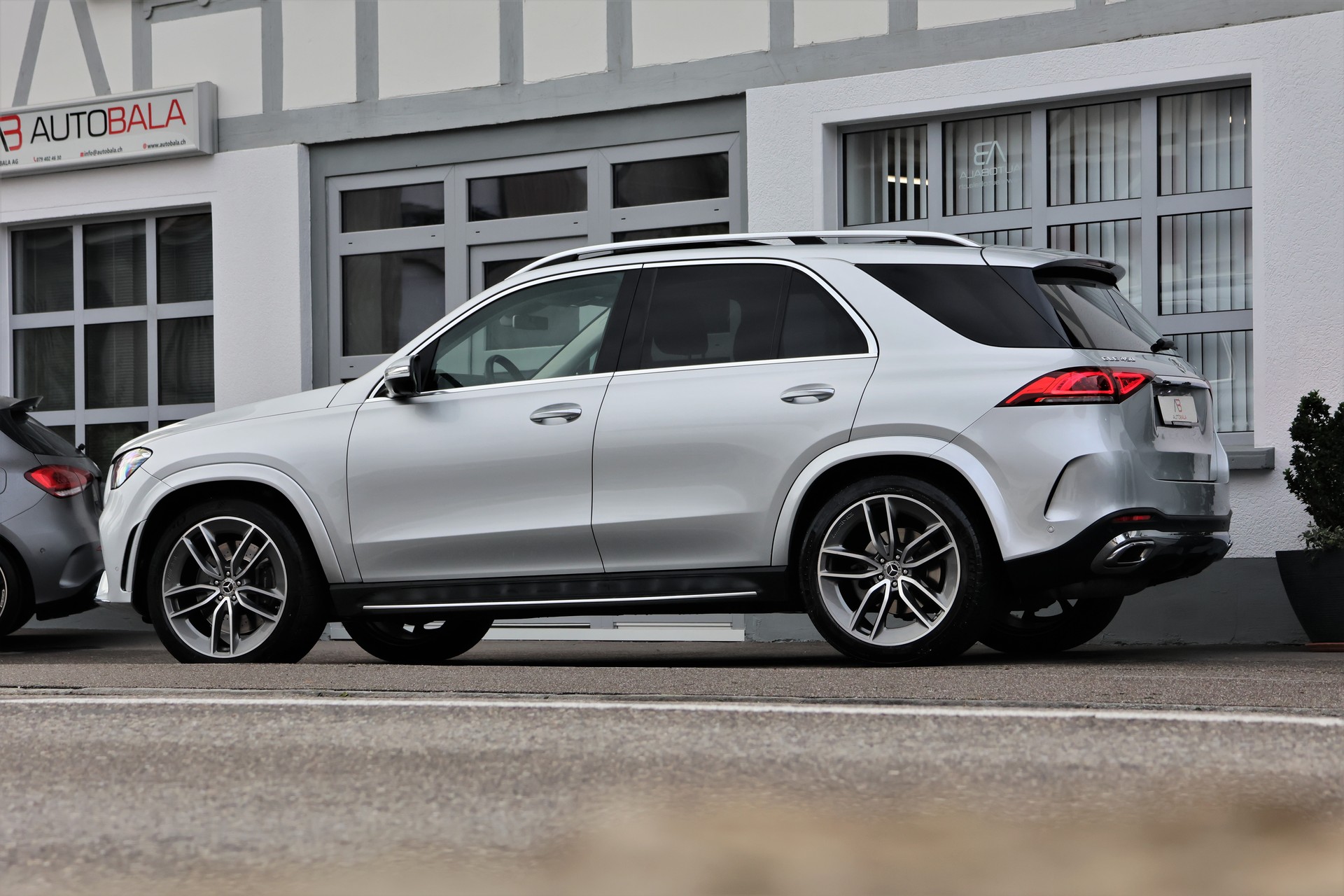 MERCEDES-BENZ GLE 450 4Matic AMG Line 9G-Tronic (CH) + 3.5T AHK-image-3