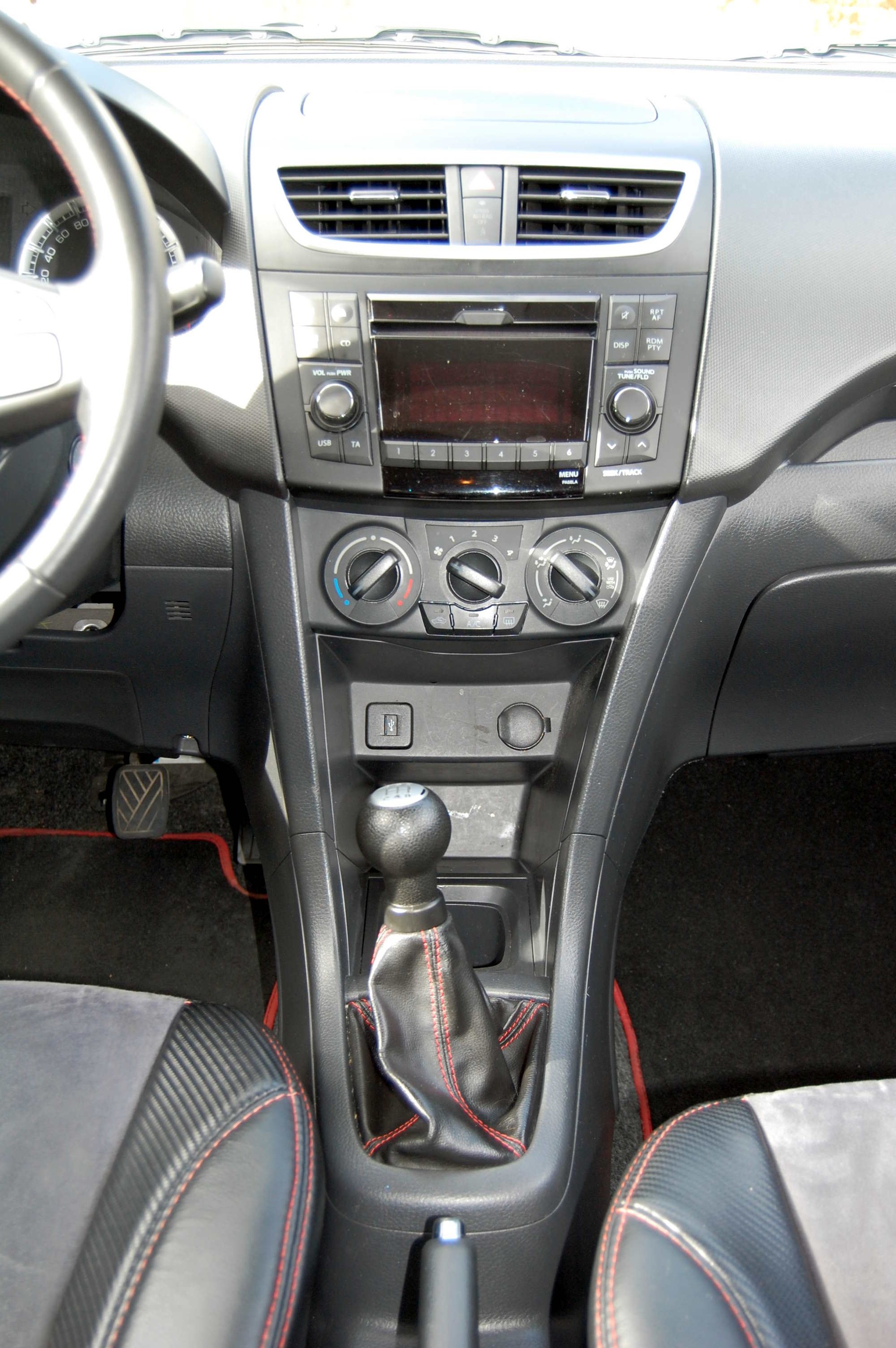 SUZUKI Swift 1.2i 16V GL Sergio Cellano-image-9