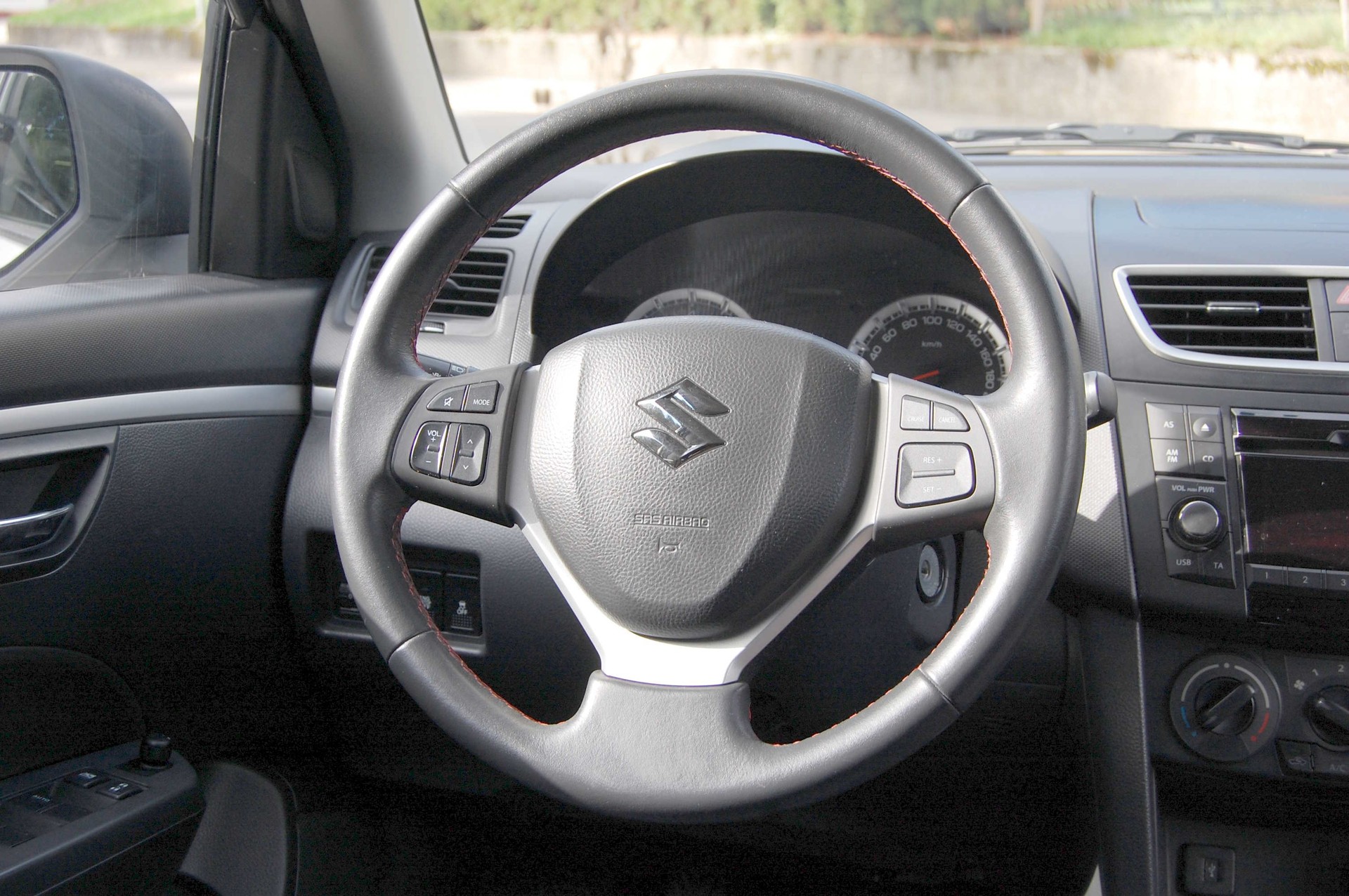 SUZUKI Swift 1.2i 16V GL Sergio Cellano-image-10