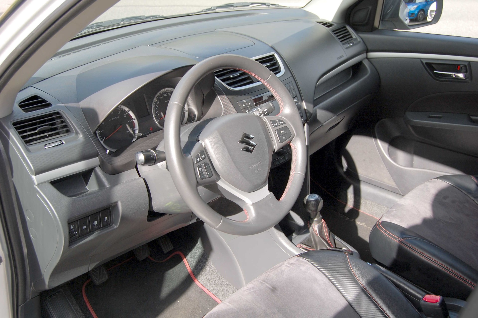 SUZUKI Swift 1.2i 16V GL Sergio Cellano-image-11