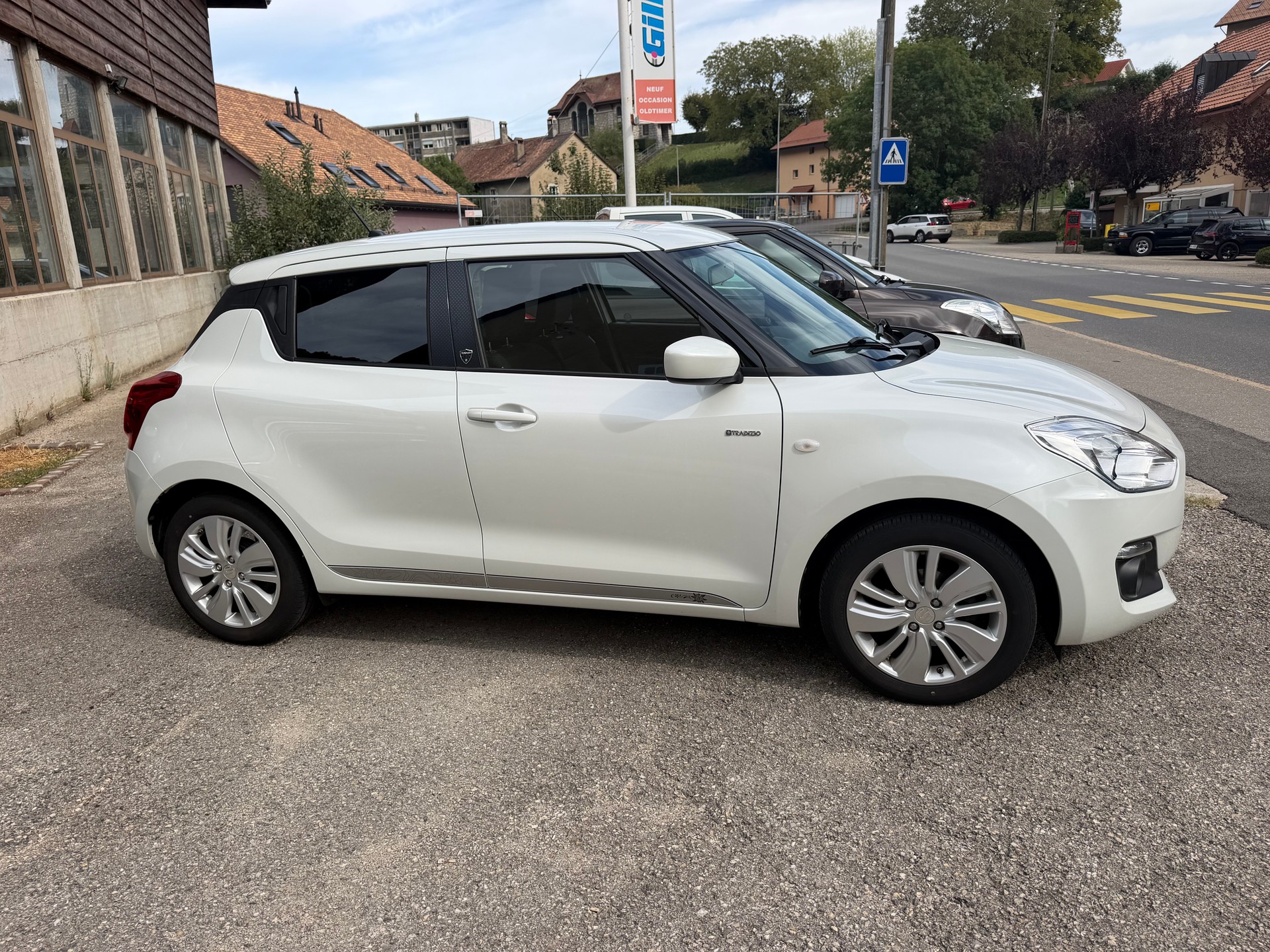 SUZUKI Swift 1.0 12V Tradizio-image-1