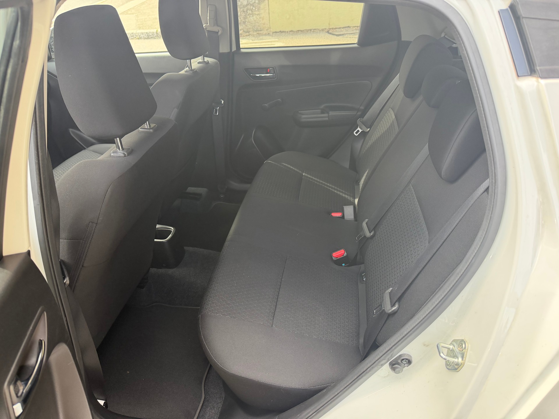 SUZUKI Swift 1.0 12V Tradizio-image-9