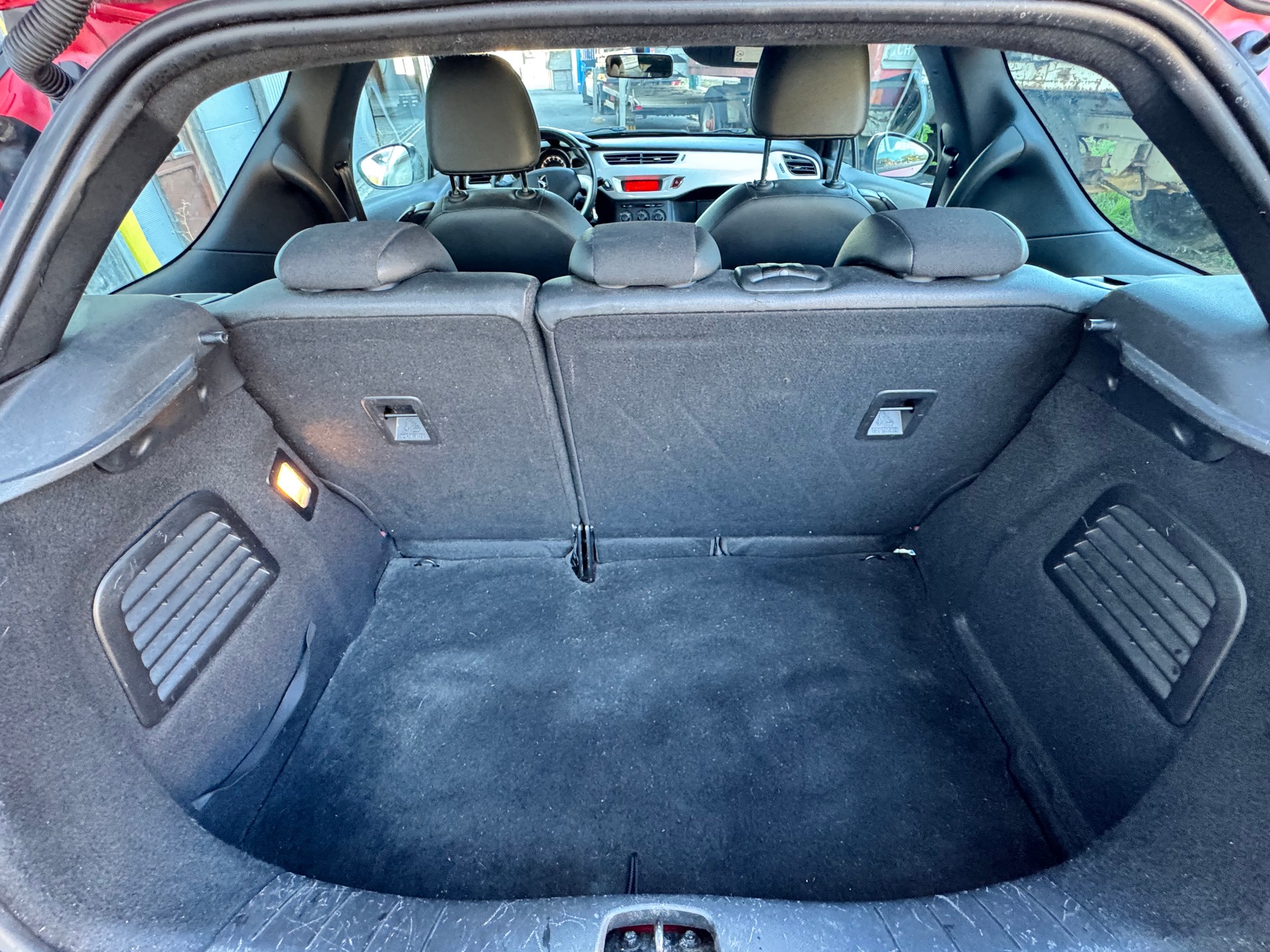DS AUTOMOBILES DS3 1.4 VTi Chic-image-13