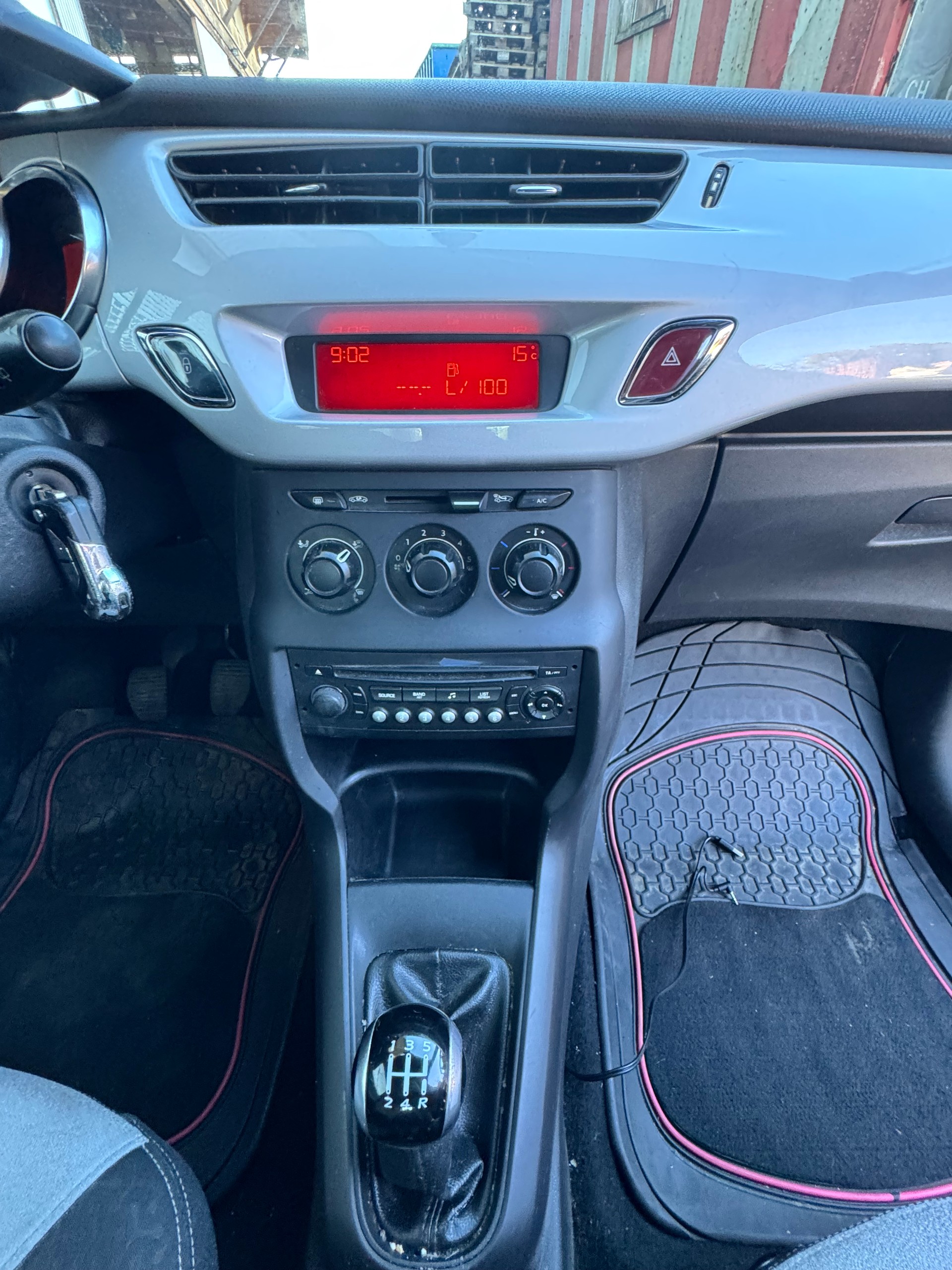 DS AUTOMOBILES DS3 1.4 VTi Chic-image-7