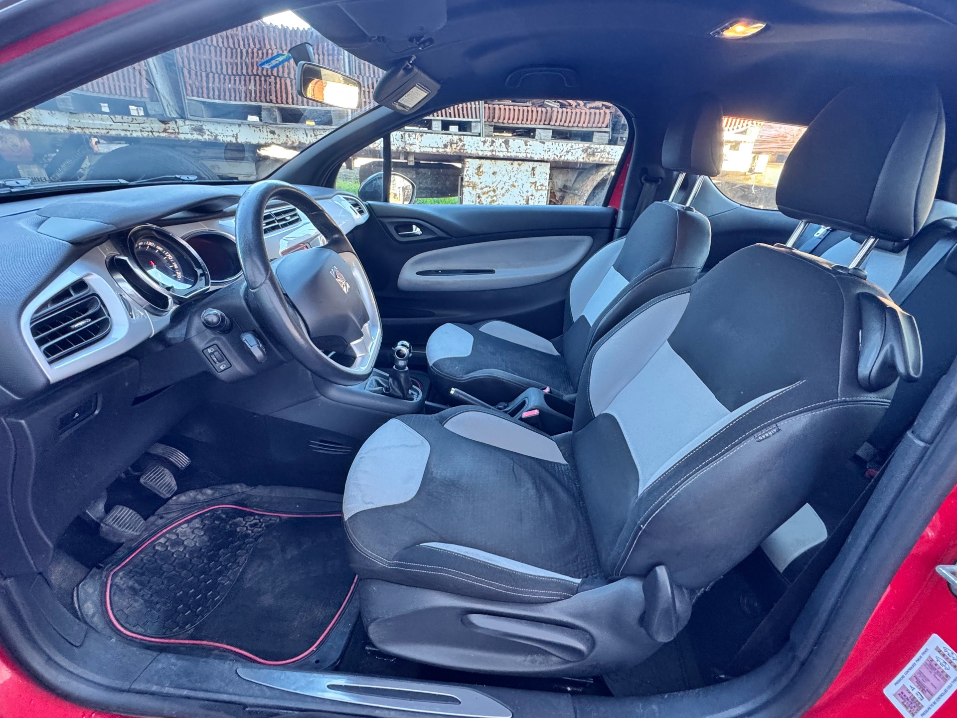 DS AUTOMOBILES DS3 1.4 VTi Chic-image-8