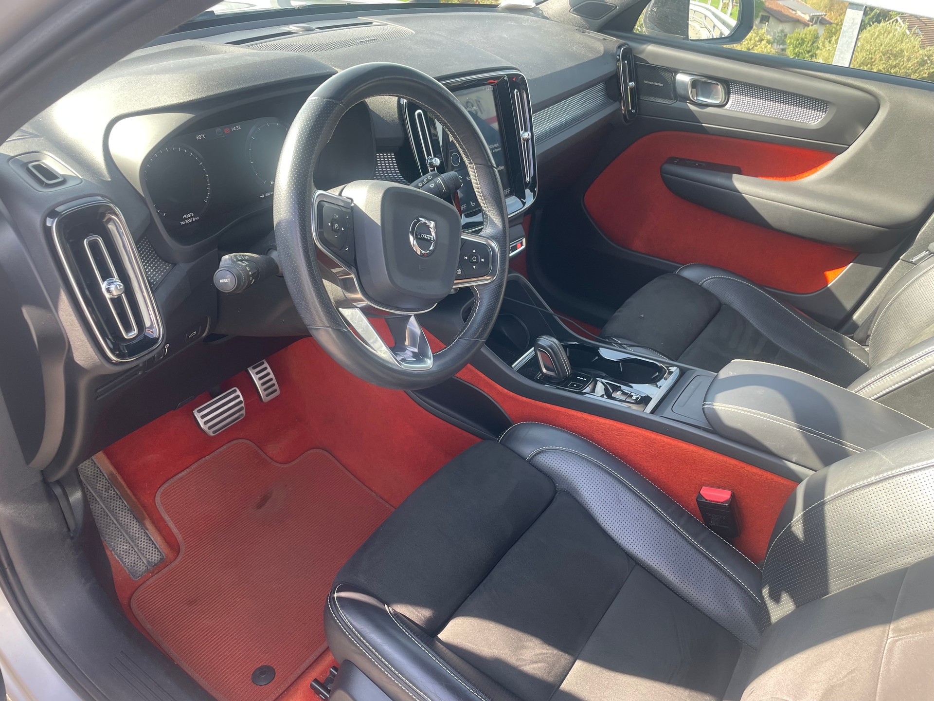 VOLVO 2.0 D4 R-Design AWD-image-4