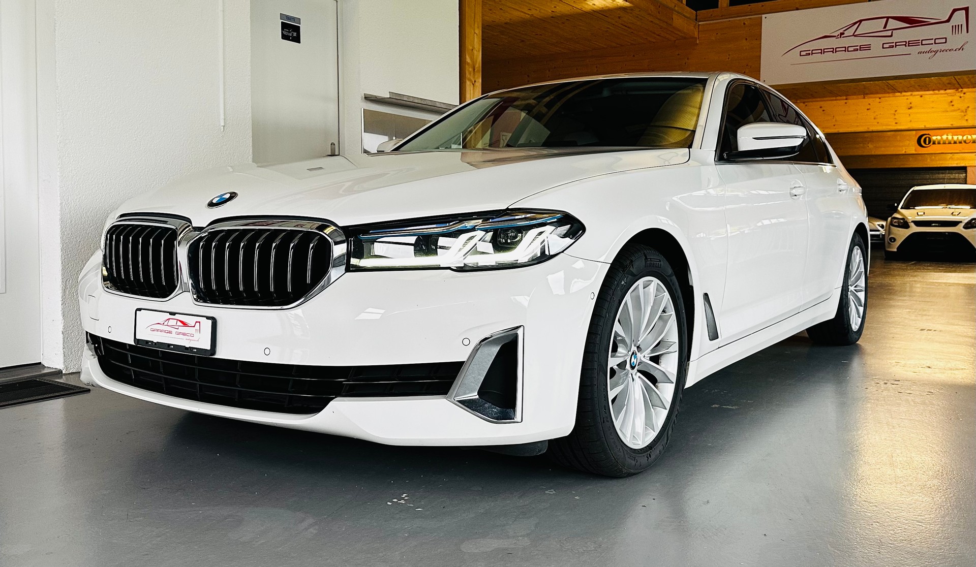 BMW 520d 48V Luxury Line Steptronic-image-2