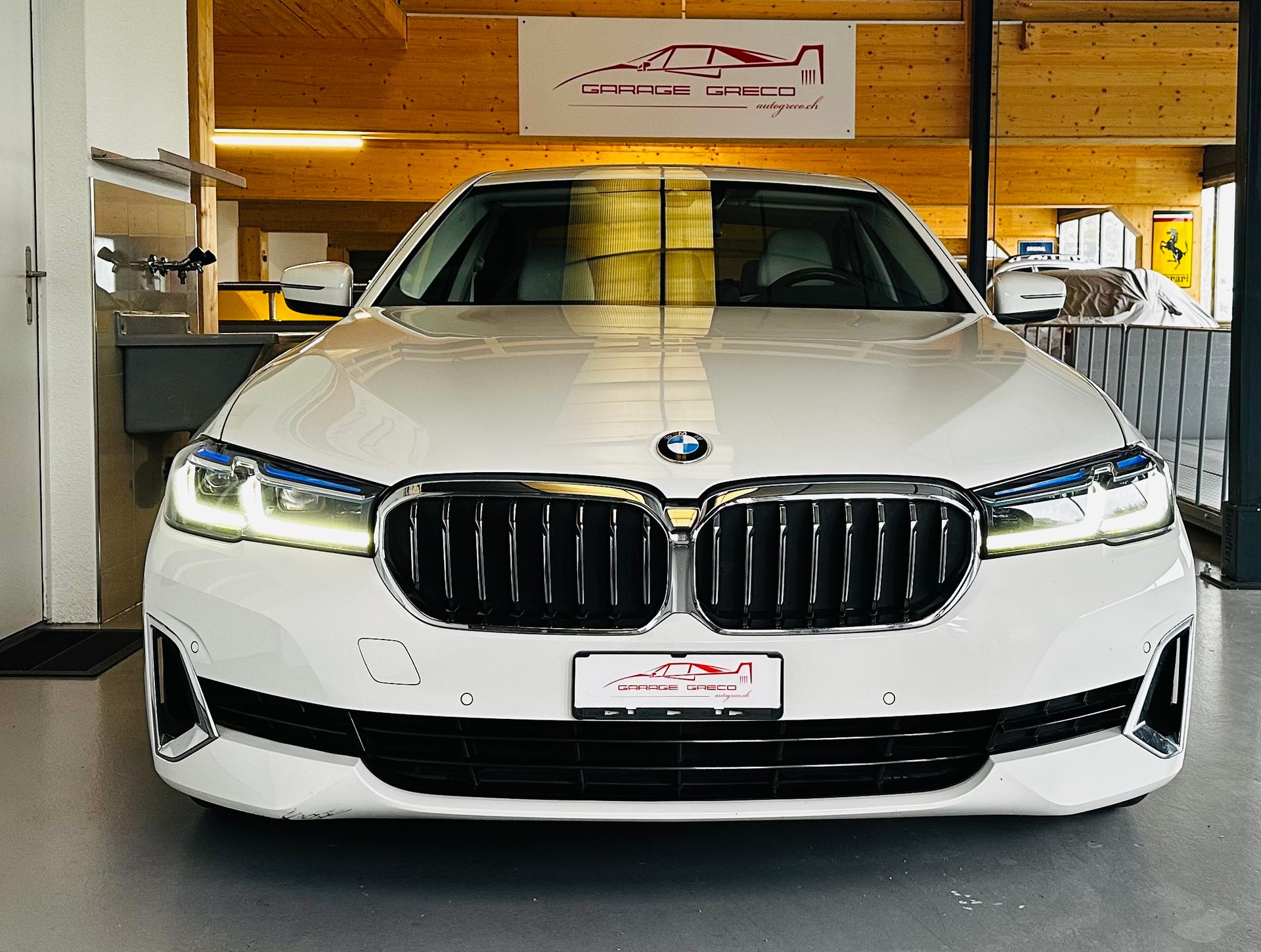 BMW 520d 48V Luxury Line Steptronic-image-3