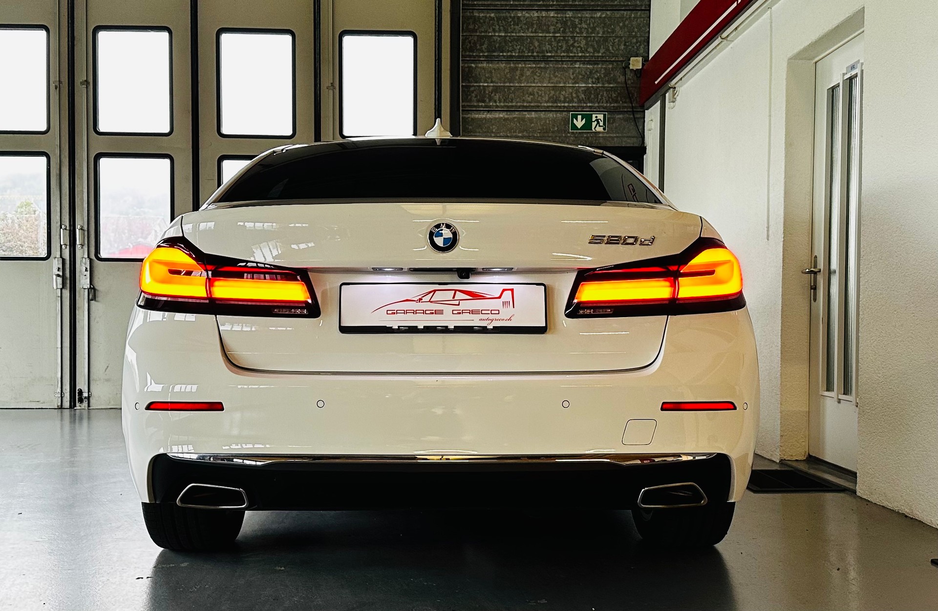 BMW 520d 48V Luxury Line Steptronic-image-6