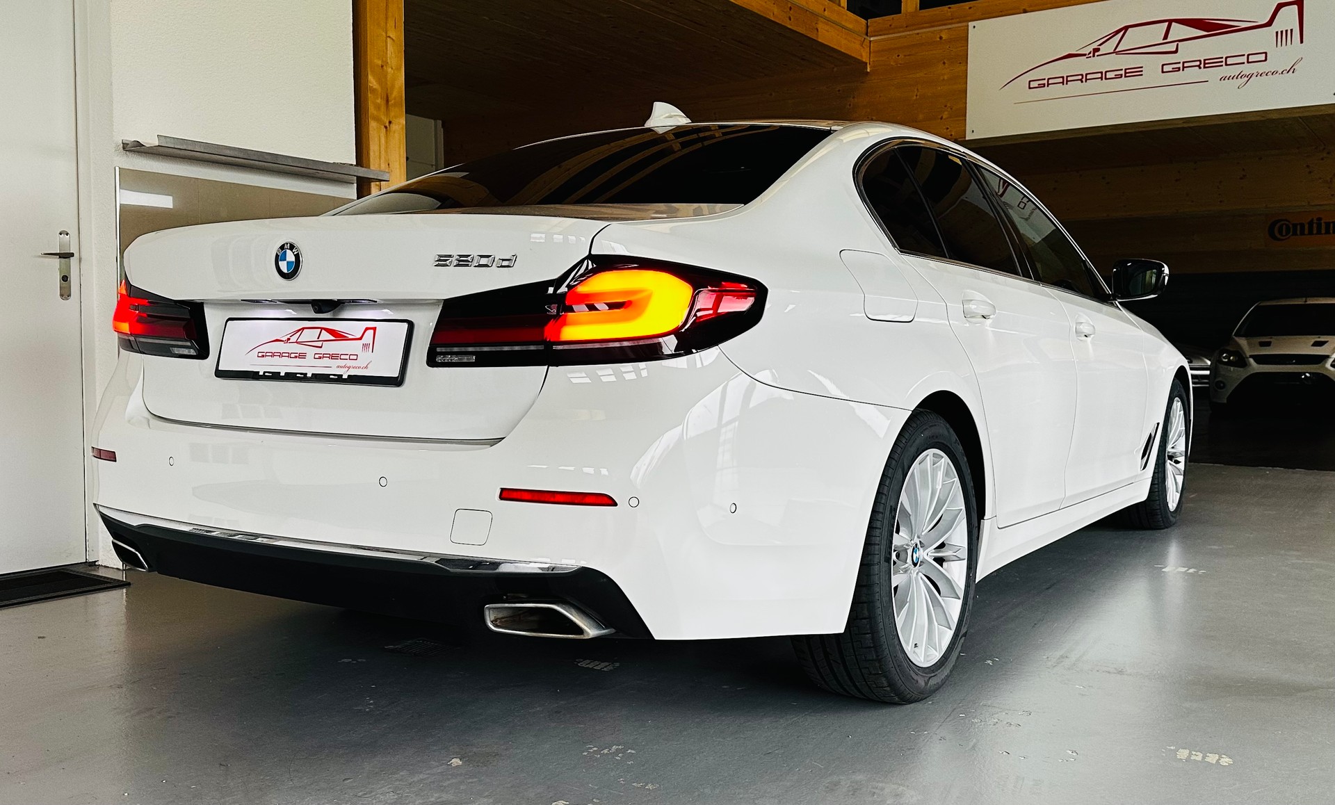 BMW 520d 48V Luxury Line Steptronic-image-7
