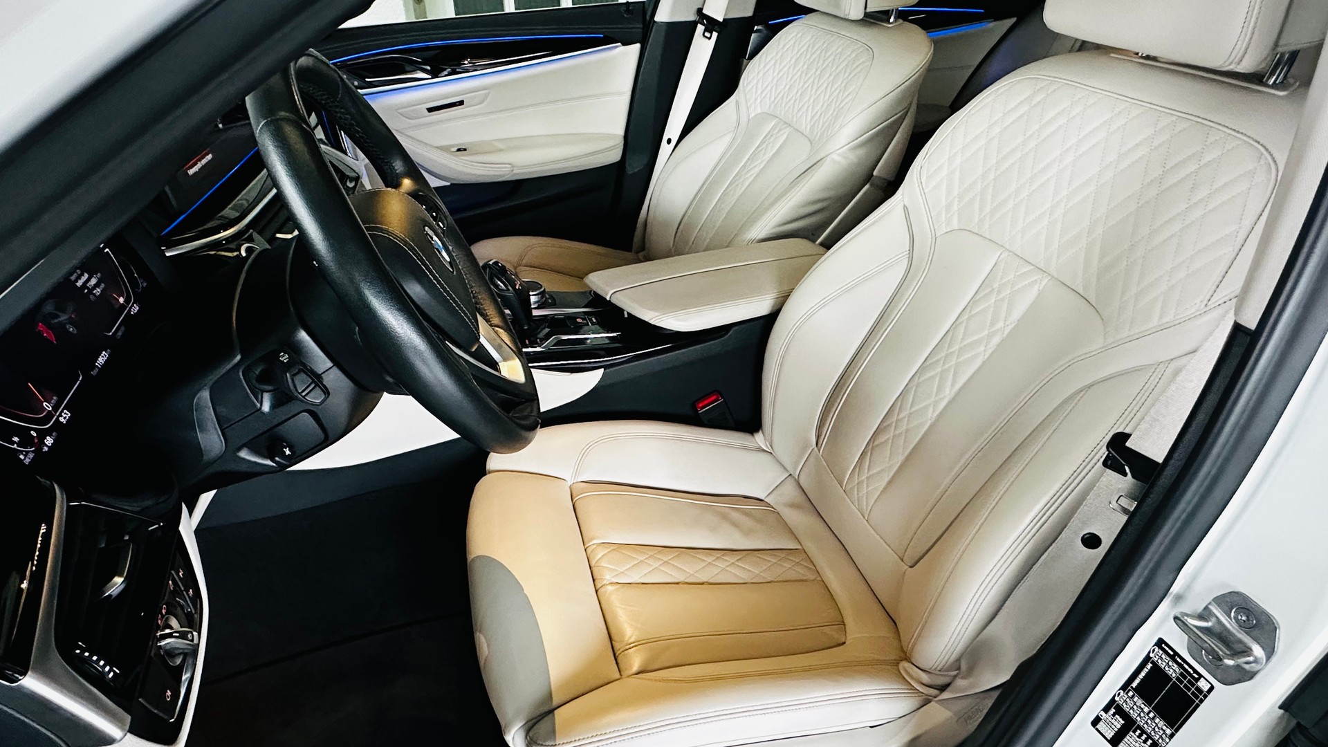 BMW 520d 48V Luxury Line Steptronic-image-12